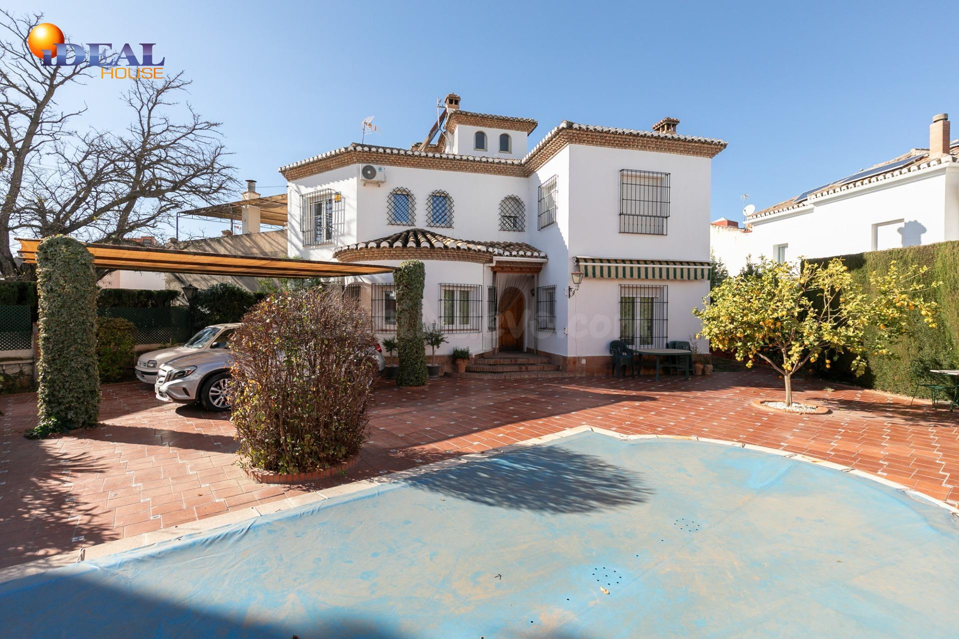 Chalet independiente con jardín y piscina - Vistas a Sierra 