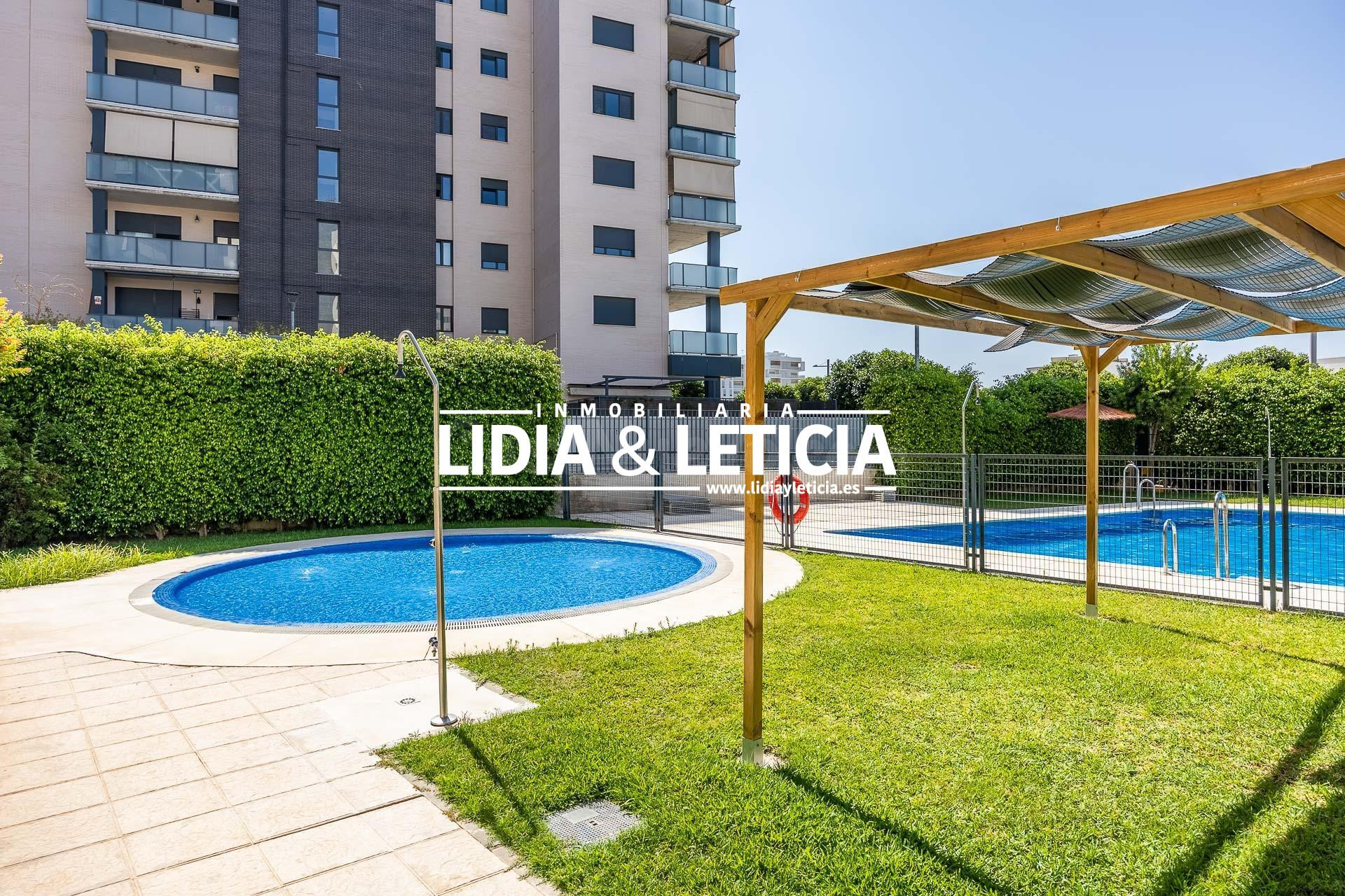 EXCLUSIVA VIVIENDA DE 4 DORMITORIOS Y PLAZA DE GARAJE EN ENT