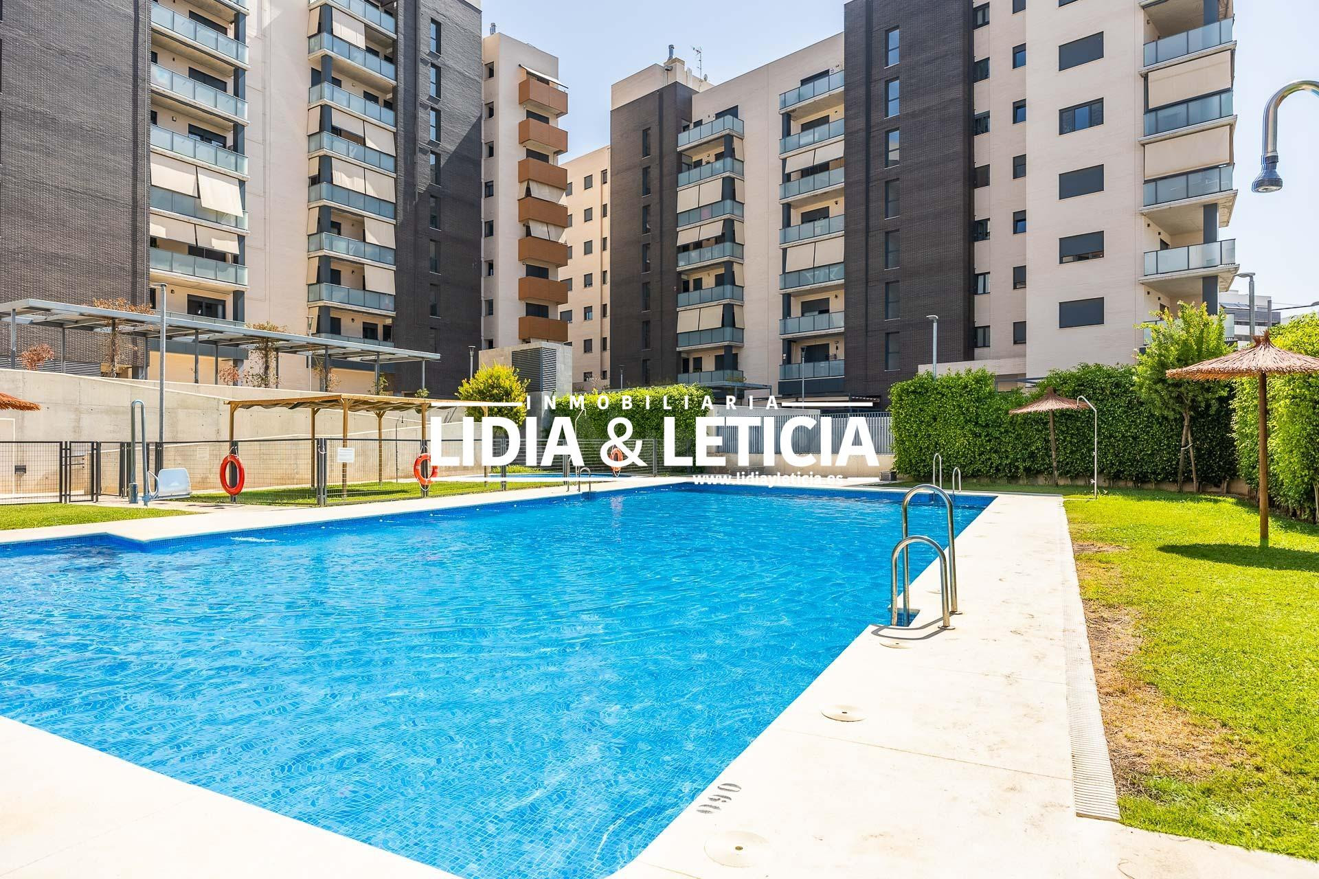 EXCLUSIVA VIVIENDA DE 4 DORMITORIOS Y PLAZA DE GARAJE EN ENT - foto 2