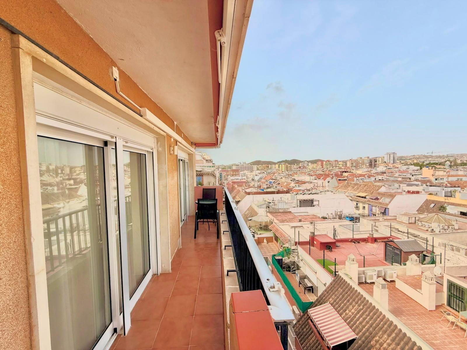 Ático reformado en venta en el centro de Fuengirola a solo 5 - foto 4