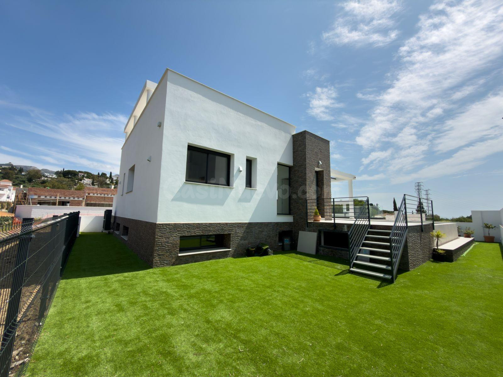 Villa independiente de obra nueva con vistas al mar entre Mi - foto 2
