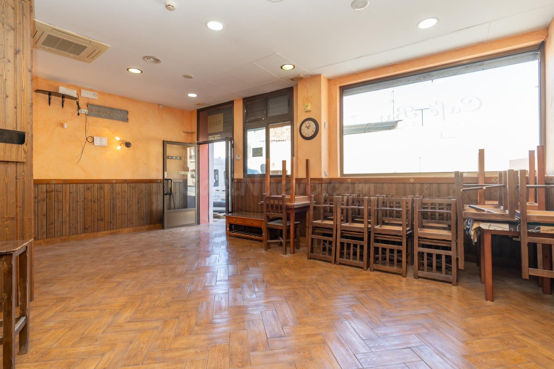 TU OPORTUNIDAD DE NEGOCIO, Local bar-cafetería junto a la Ig - foto 3