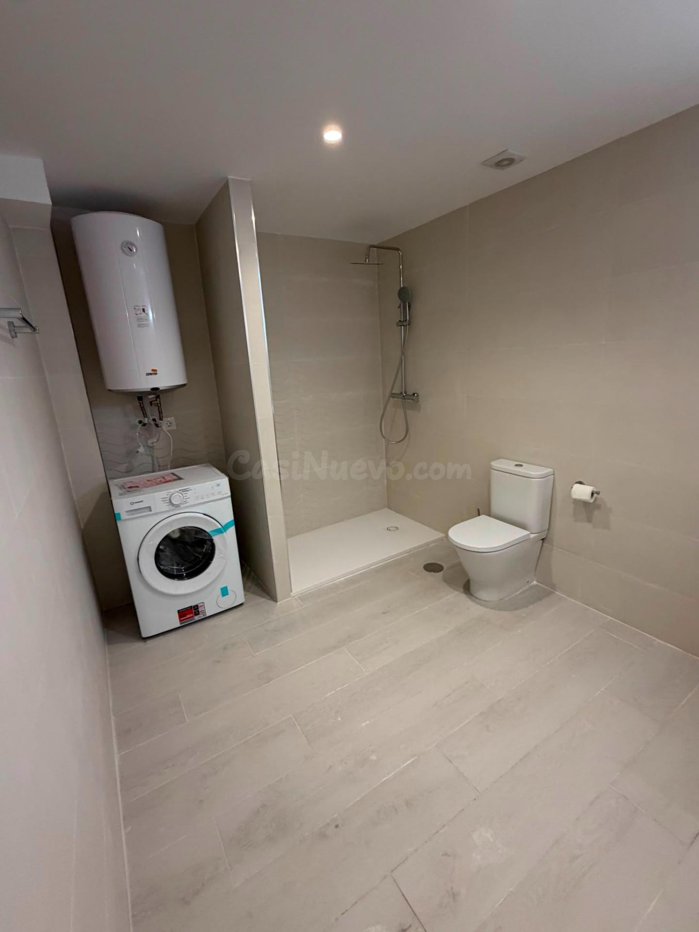 Dúplex en venta en La Carihuela, Torremolinos: luz, comodida - foto 4
