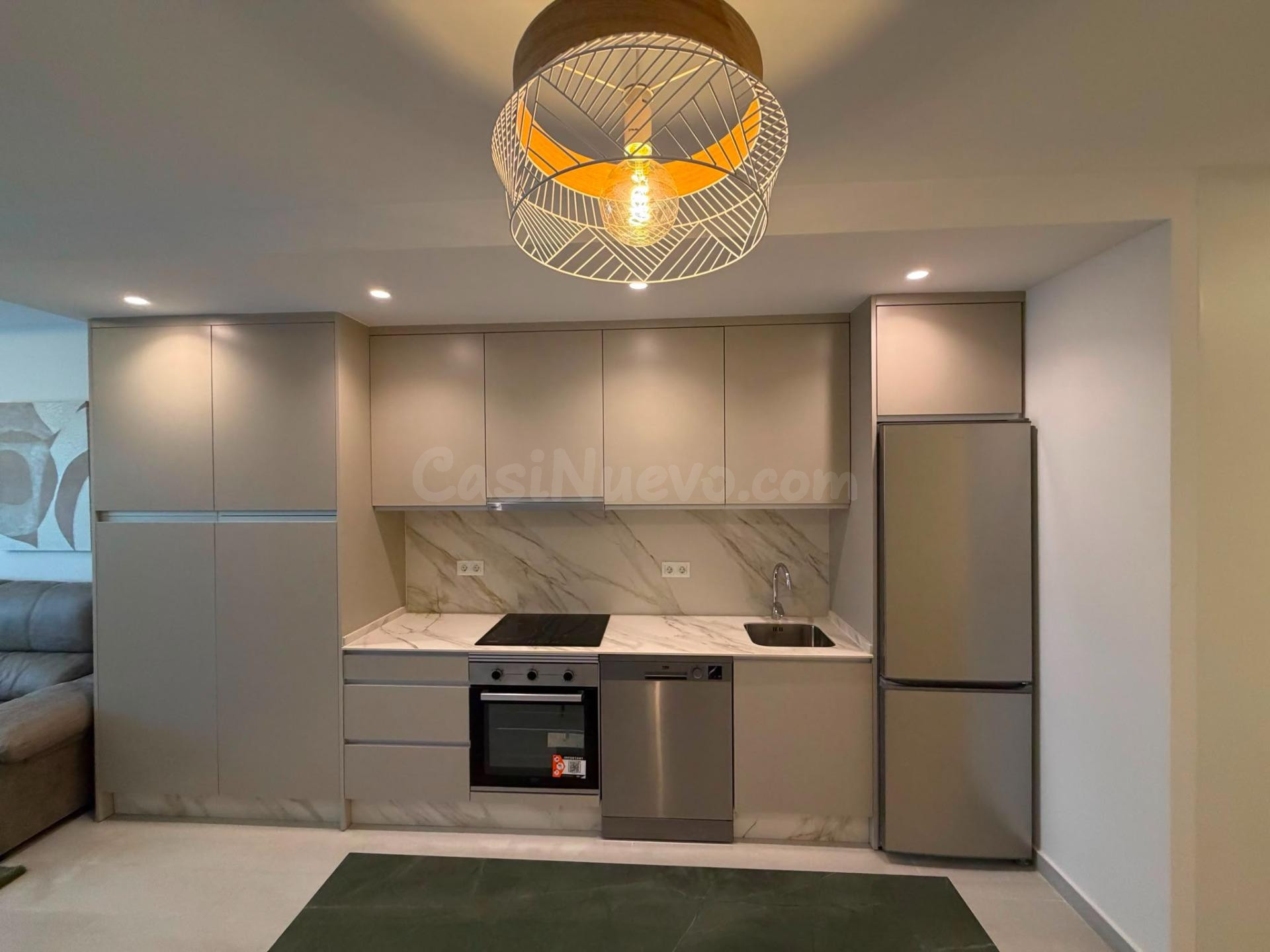 Dúplex en venta en La Carihuela, Torremolinos: luz, comodida - foto 5