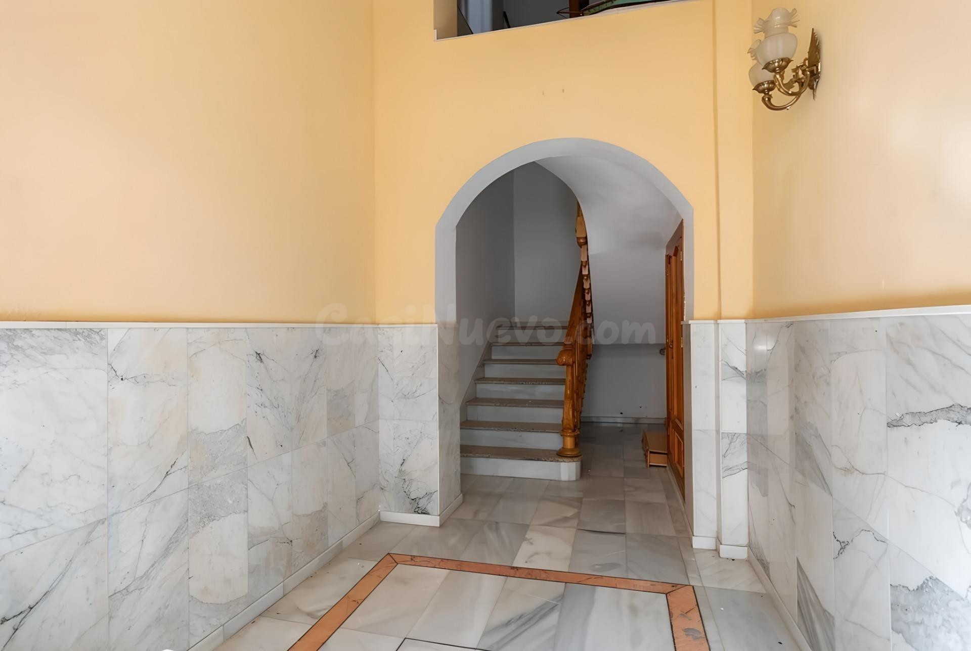 Piso zona Cañas de 93 m2 para reformar con gran potencial - foto 2