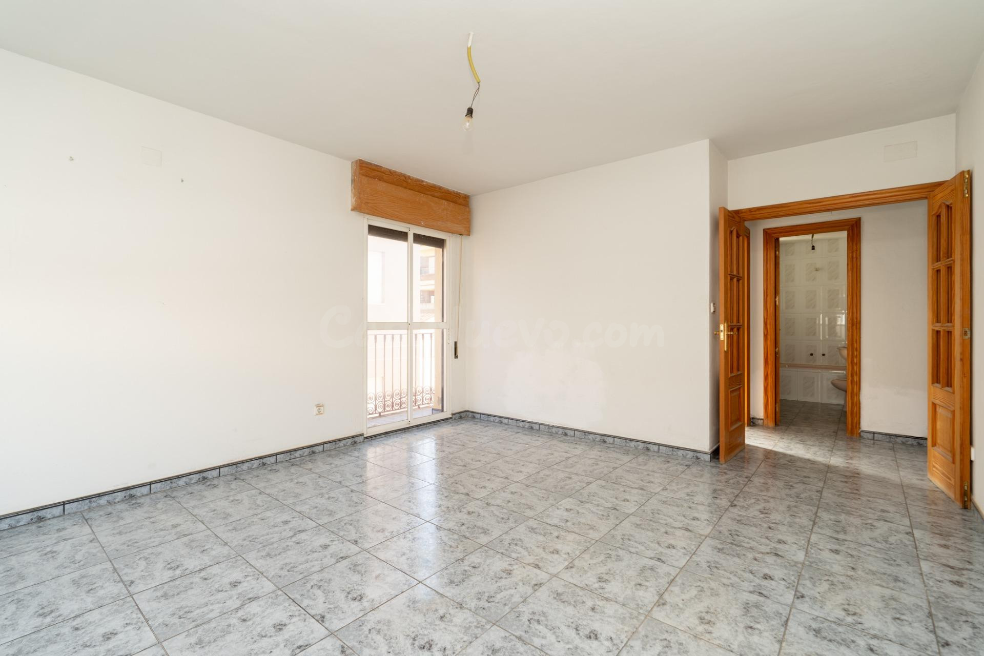 Piso zona Cañas de 93 m2 para reformar con gran potencial - foto 3