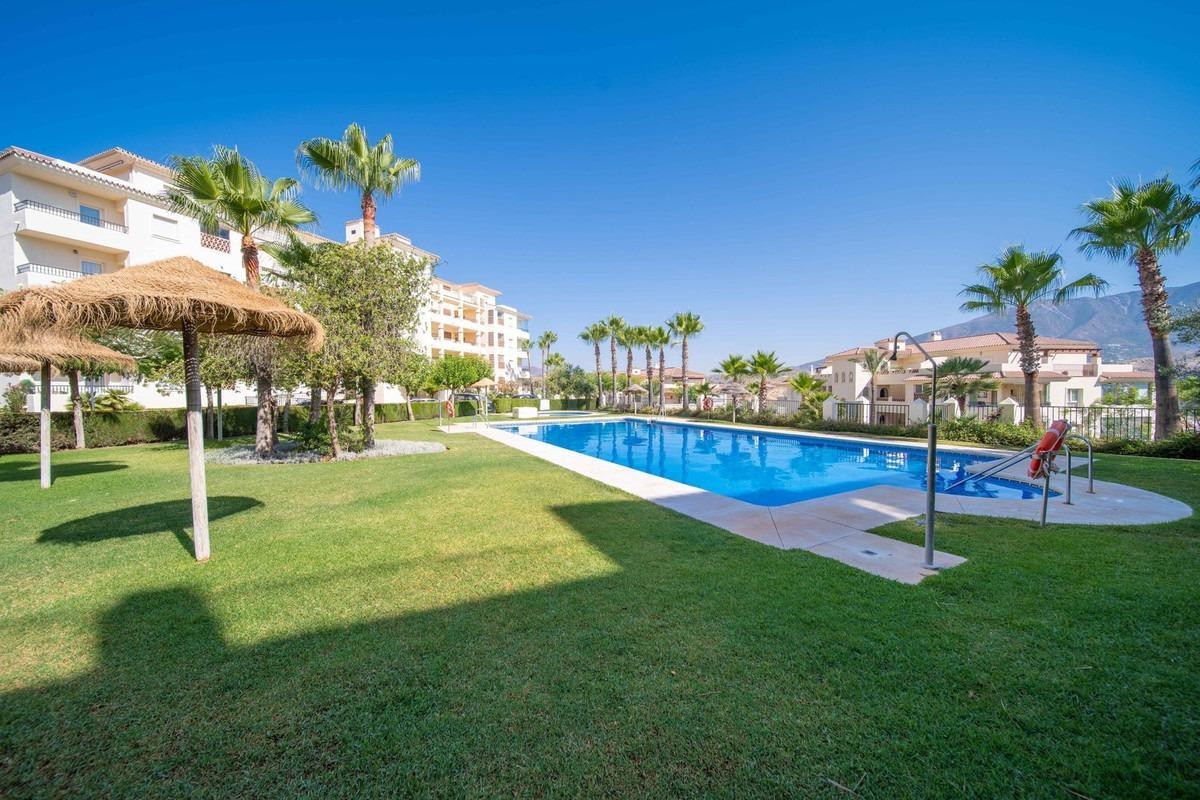 Apartamento en planta baja con 3 dormitorios en La Cala Hill