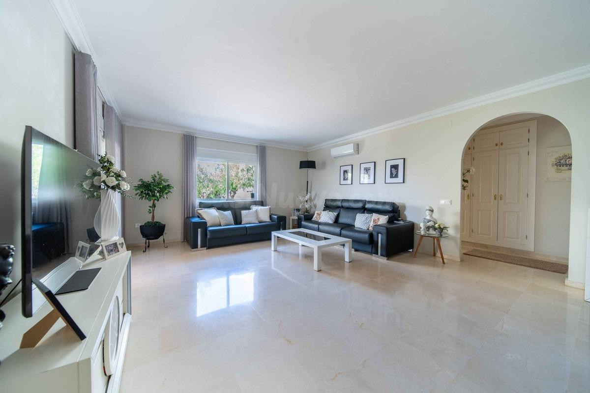 Apartamento en planta baja con 3 dormitorios en La Cala Hill - foto 5