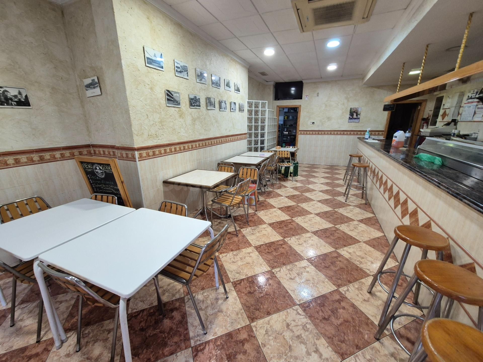 Oportunidad Única: Venta de Bar en Excelente Ubicación - foto 4
