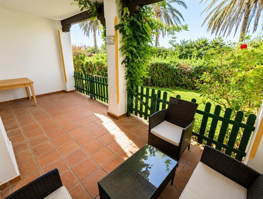 Chalet adosado en venta en Coto de la Serena con vistas al m - foto 5