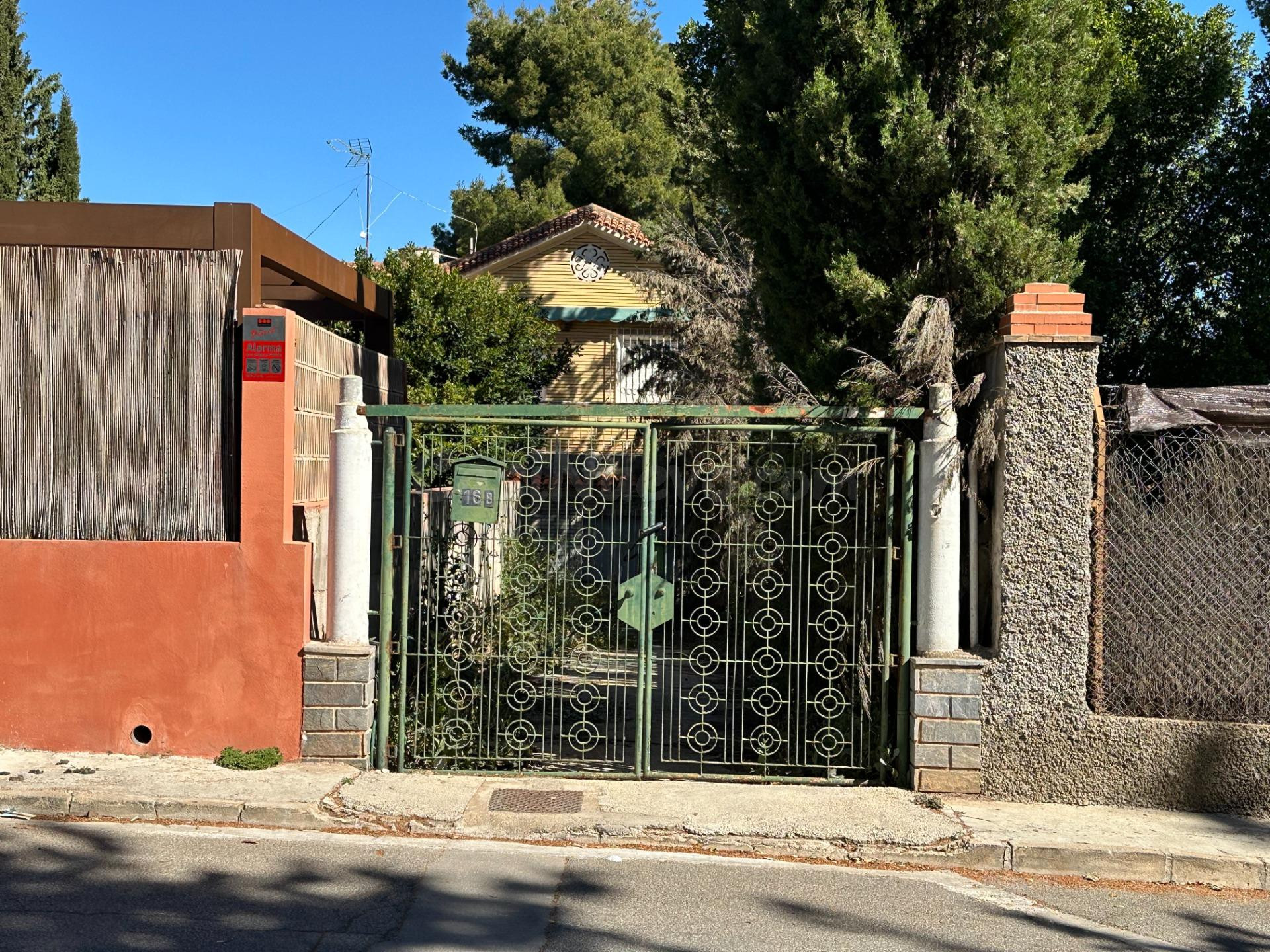 Chalet con parcela en venta en La Alberca – Gran oportunidad