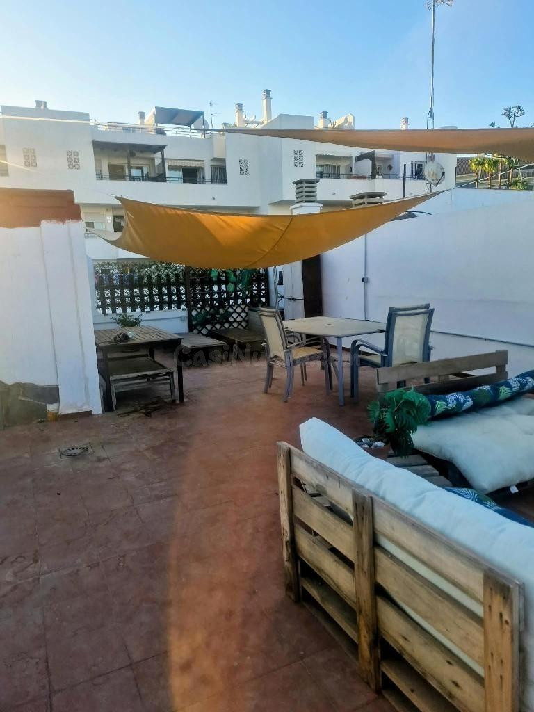 Ático con solárium privado, vistas al mar y orientación sur  - foto 2