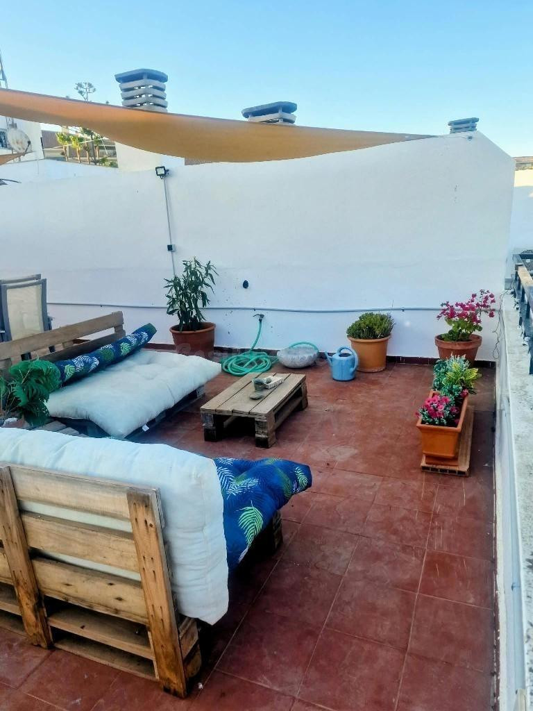Ático con solárium privado, vistas al mar y orientación sur  - foto 3
