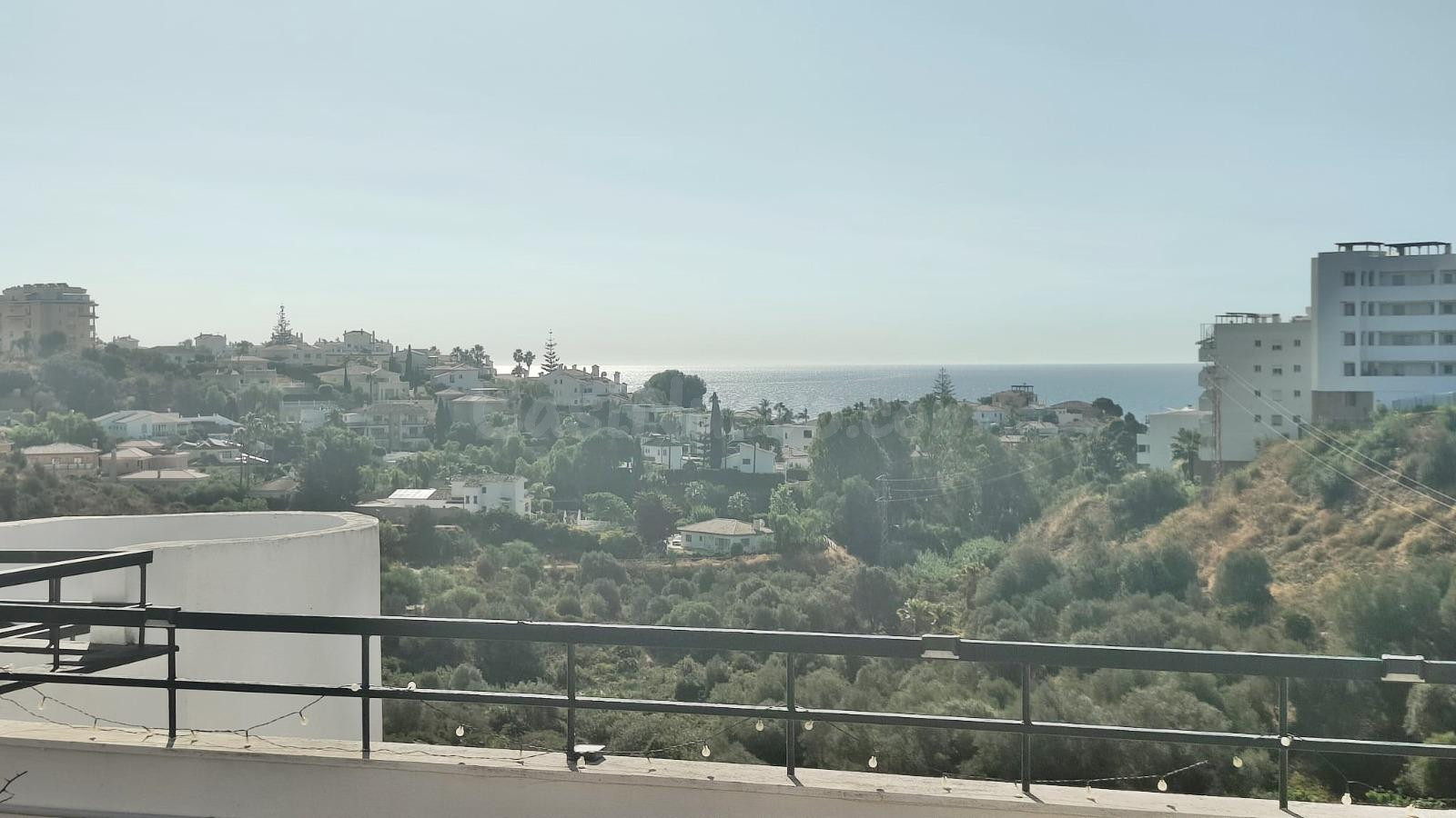 Ático con solárium privado, vistas al mar y orientación sur  - foto 4