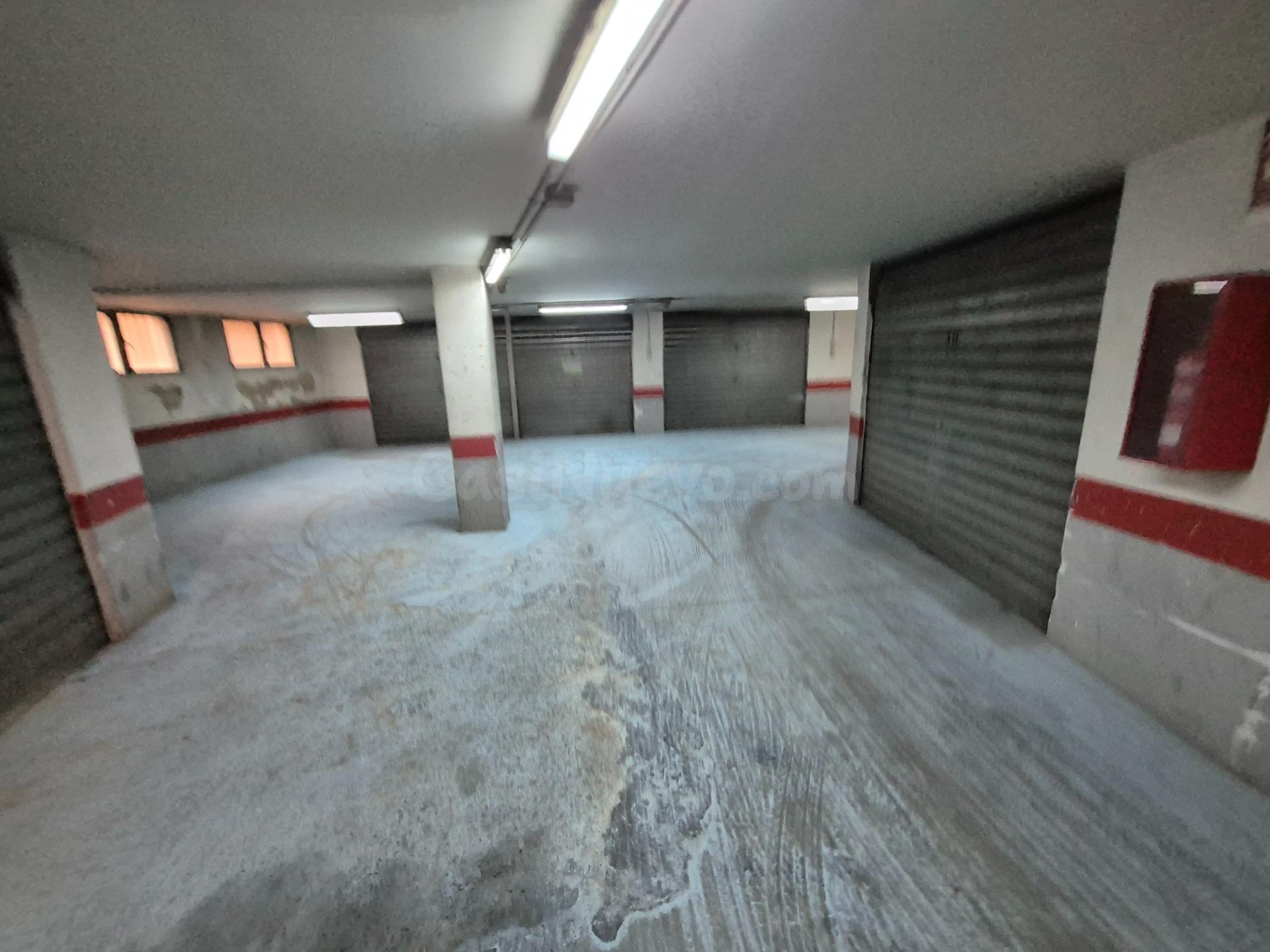 Oportunidad Única: Dos Garajes en Venta - foto 3