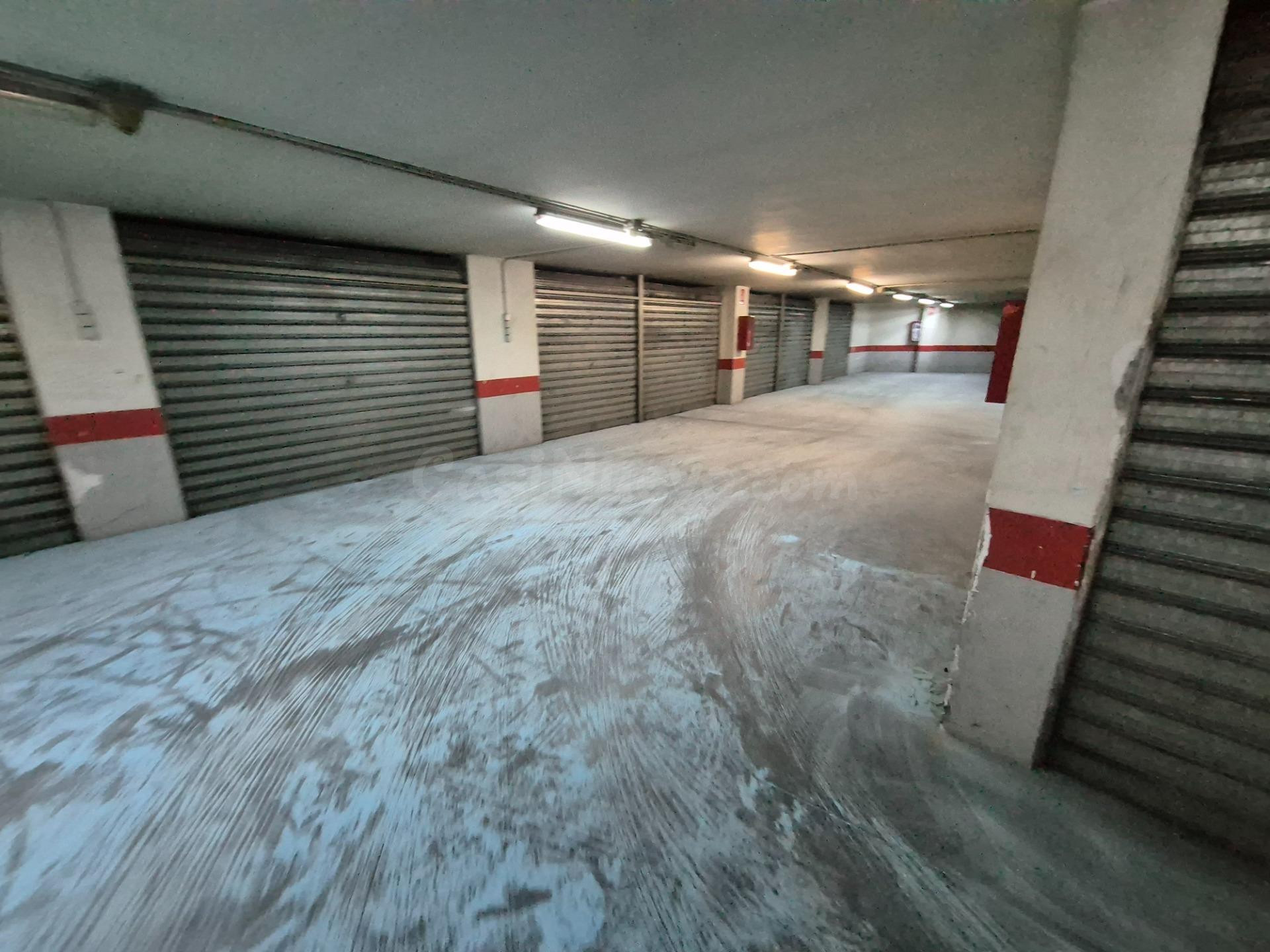 Oportunidad Única: Dos Garajes en Venta - foto 4