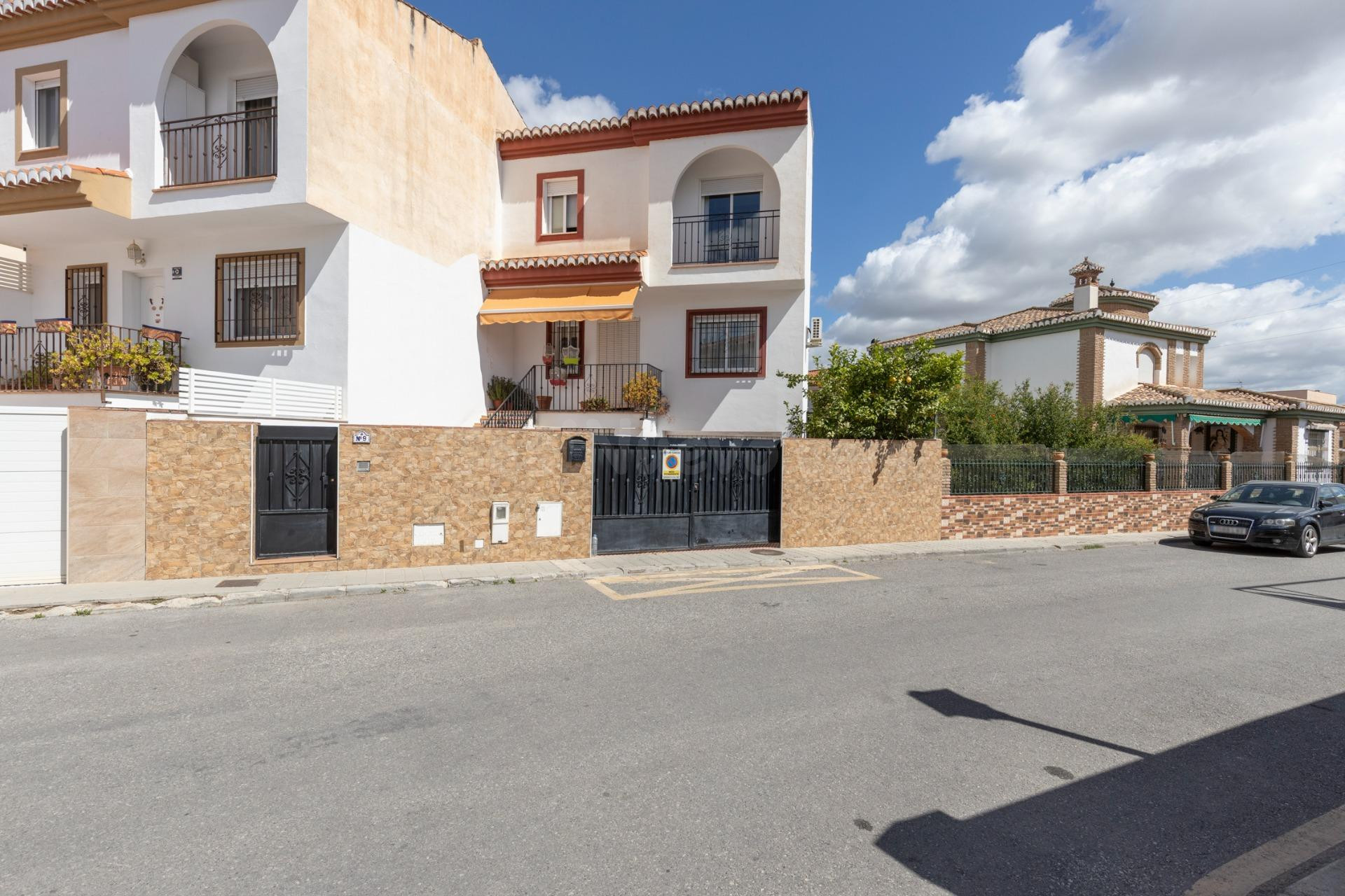 Estupenda casa pareada con piscina en Híjar