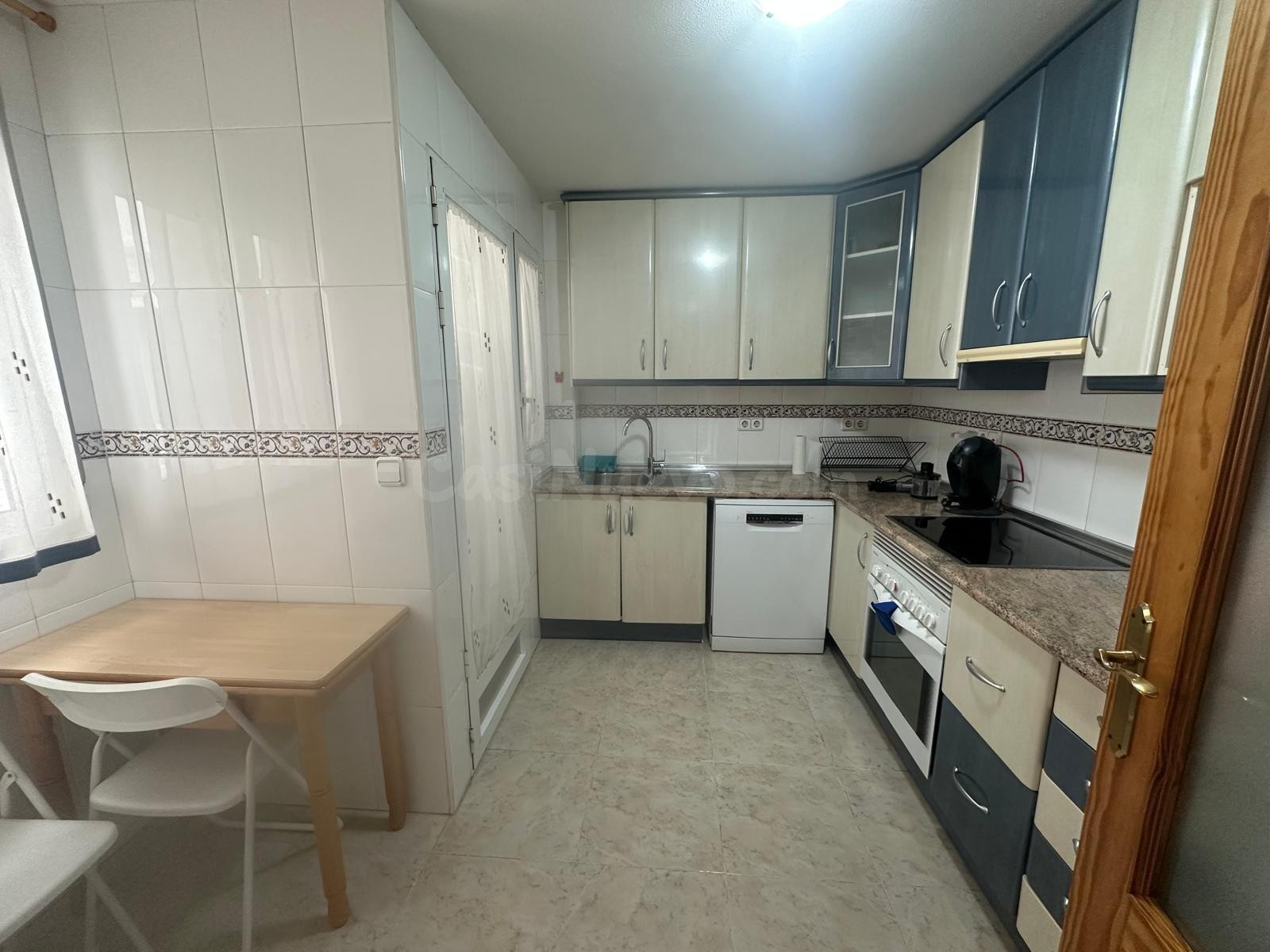 ALQUILER LARGA DURACIÓN: PISO PARA ENTRAR A VIVIR EN LA ZONA - foto 5