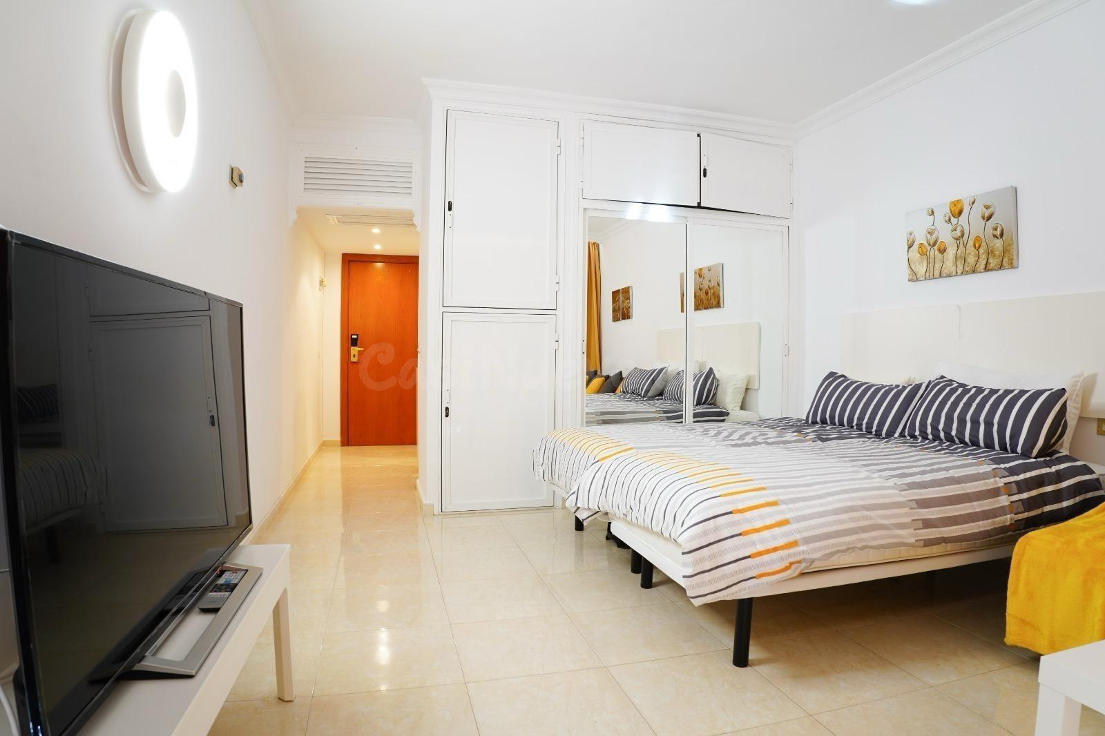 Apartamento con licencia turística en Hotel Las Palmeras – F - foto 5