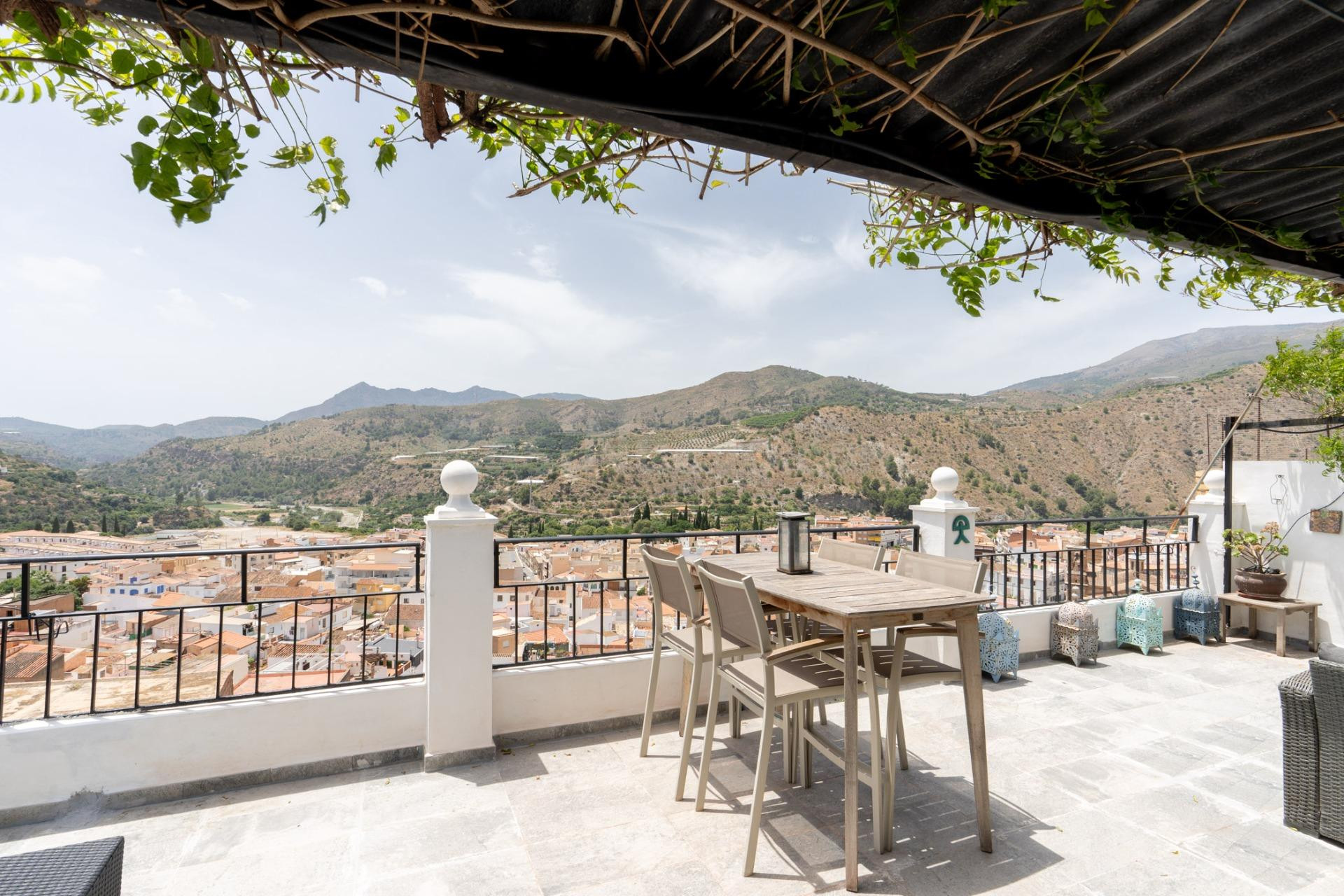 Casa muy peculiar Reformada con Piscina y Vistas Panorámicas - foto 2