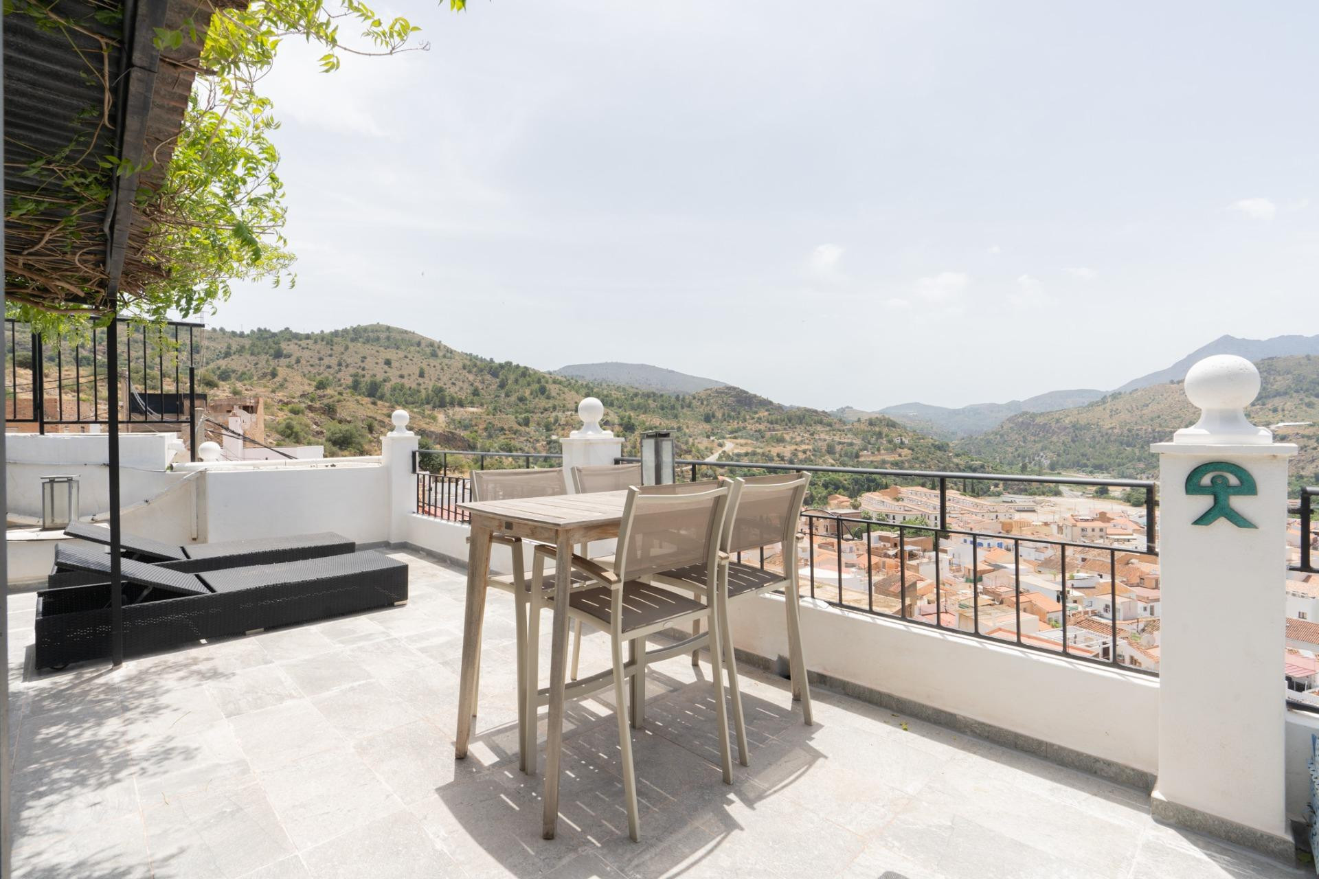 Casa muy peculiar Reformada con Piscina y Vistas Panorámicas - foto 5