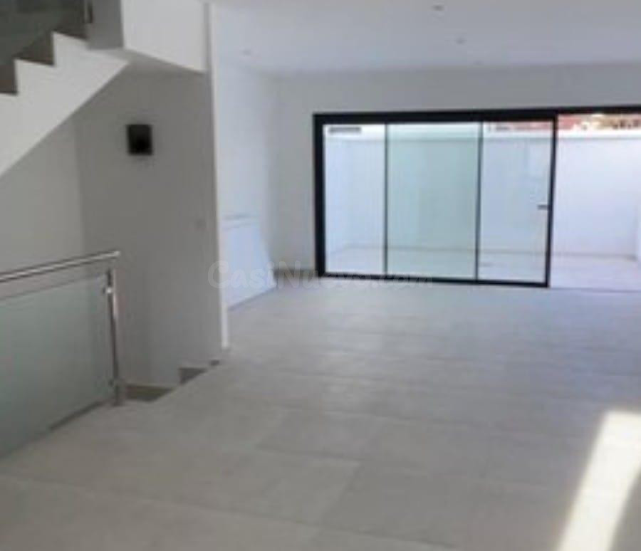 ¡ÚLTIMO ADOSADO! Estrena Vivienda con Solárium Privado en Mi - foto 3