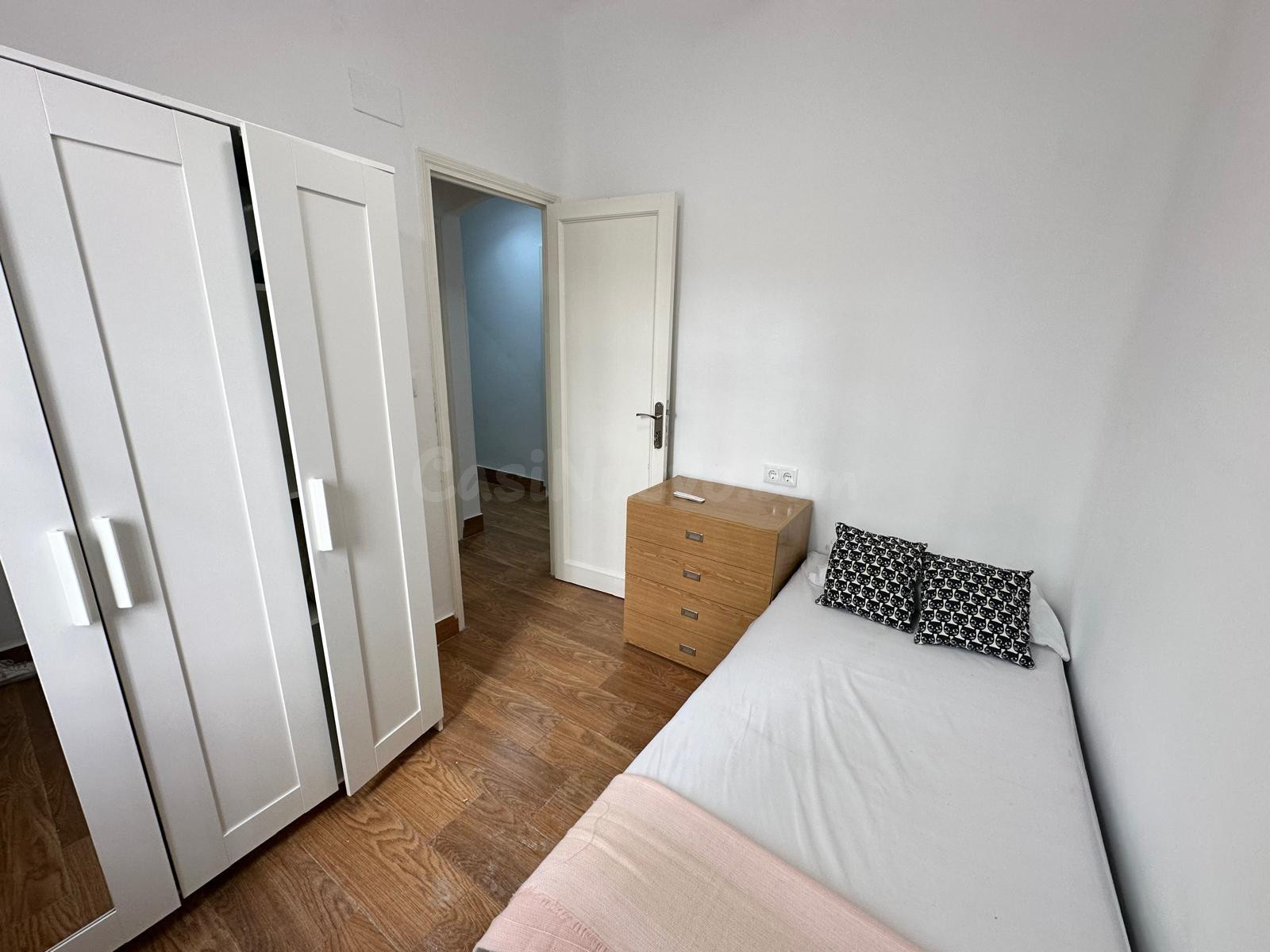 OPORTUNIDAD – HABITACIÓN EN PISO COMPARTIDO (LARGA ESTANCIA)