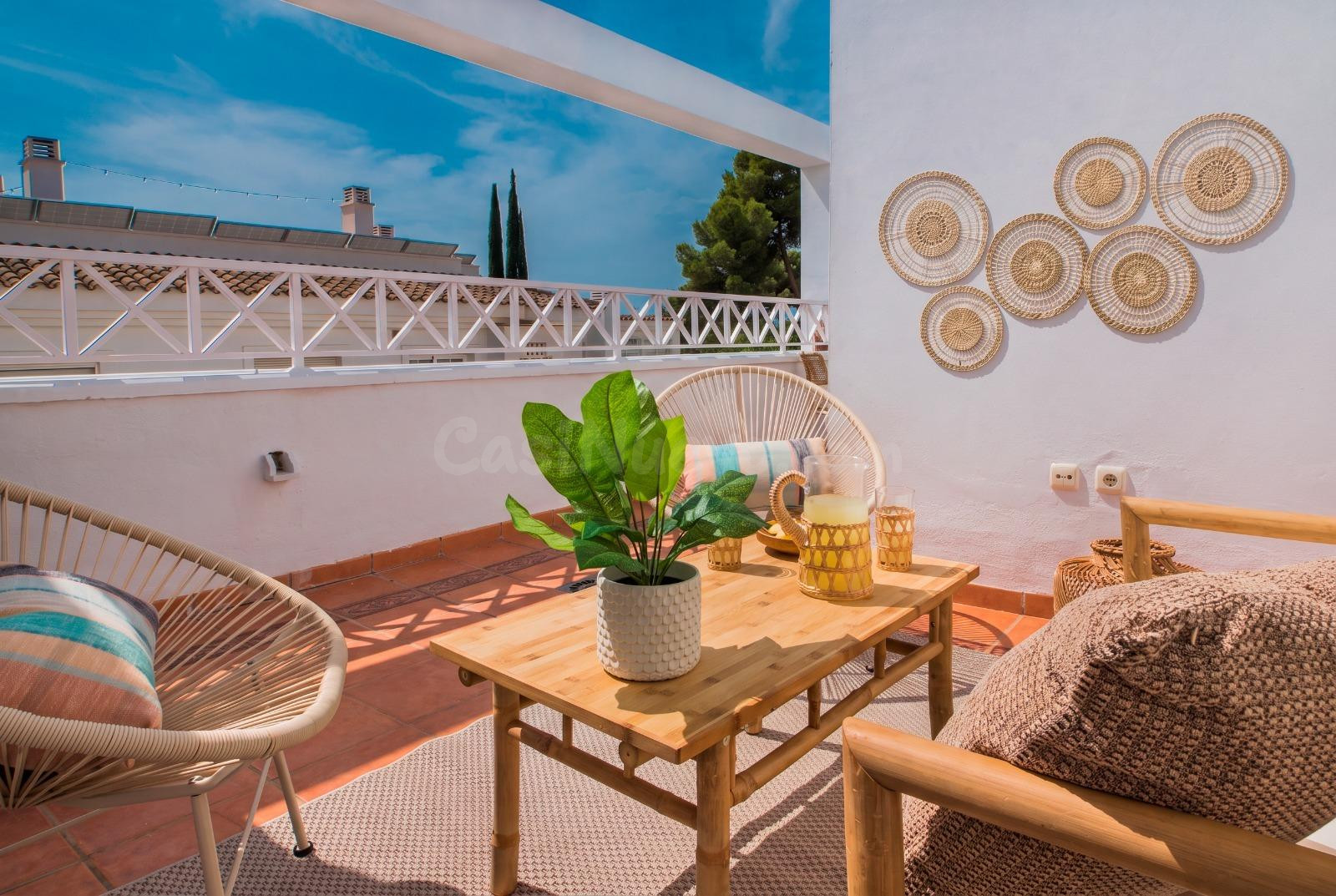 Elegante apartamento con amplia terraza y 2 plazas de garaje