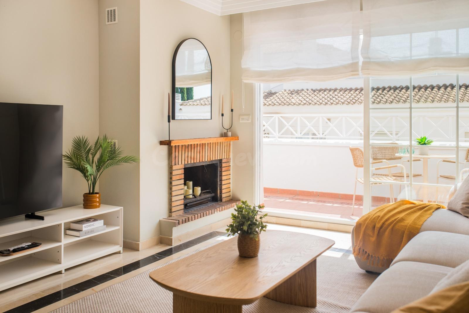 Elegante apartamento con amplia terraza y 2 plazas de garaje - foto 3