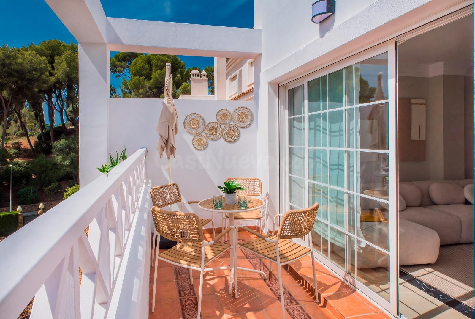 Elegante apartamento con amplia terraza y 2 plazas de garaje - foto 4