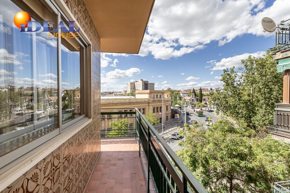 Piso señorial de 182 m2 en Avenida Madrid: amplitud, luz y p