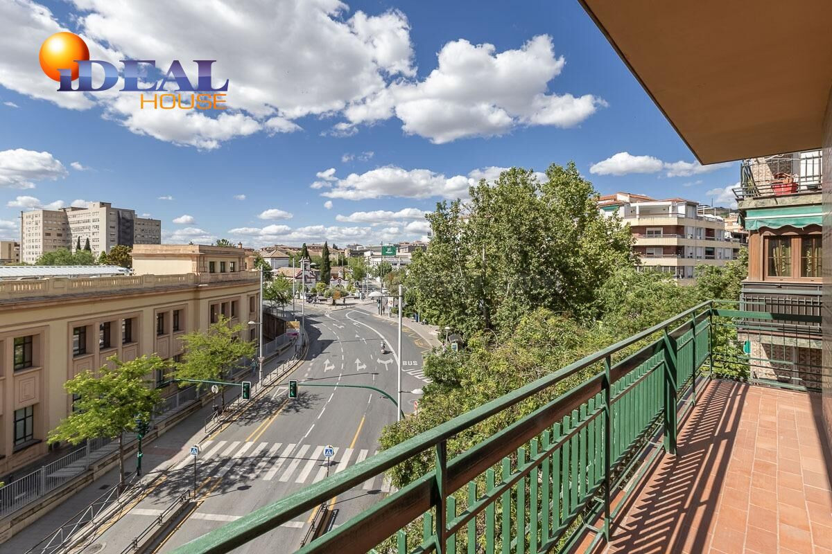Piso señorial de 182 m2 en Avenida Madrid: amplitud, luz y p - foto 2