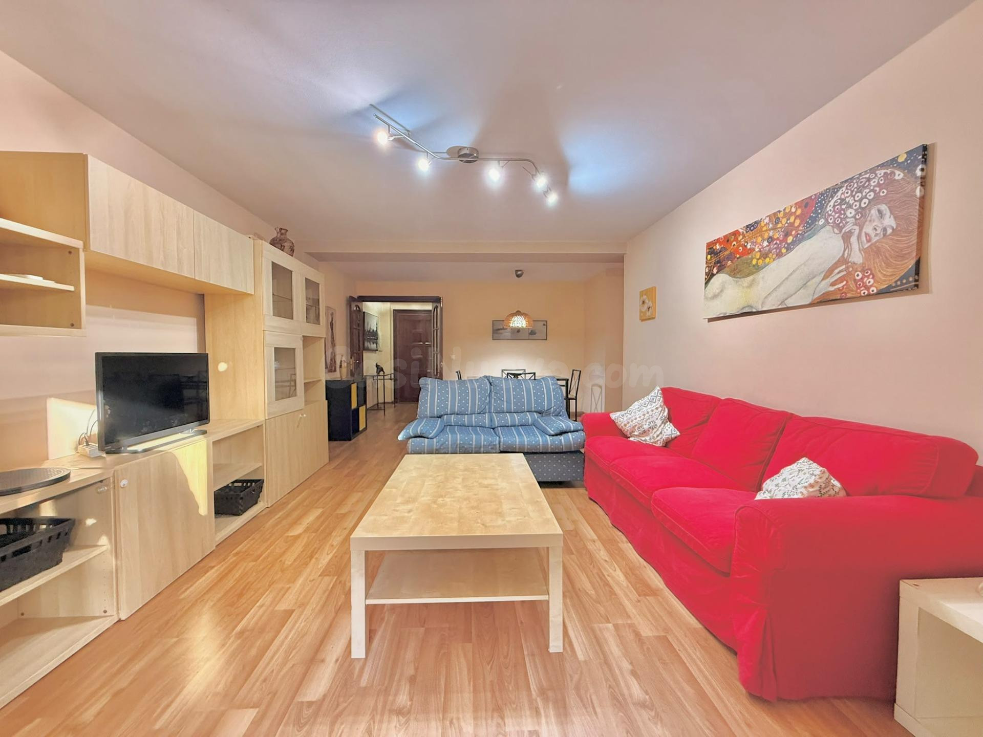 AMPLIA VIVIENDA DE 4 DORMITORIOS CON GARAJE EN FUENGIROLA - foto 2
