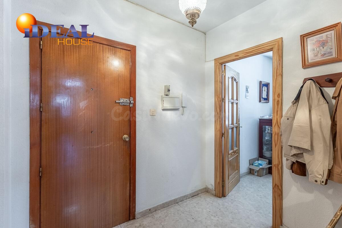 Traumatología (zona). Piso 4 dormitorios, 2 baños. Calefacci - foto 3