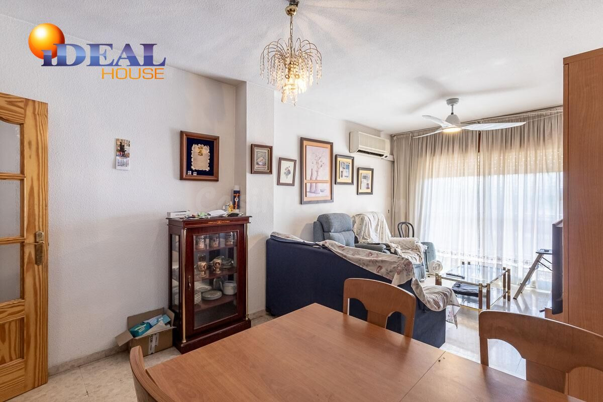 Traumatología (zona). Piso 4 dormitorios, 2 baños. Calefacci - foto 4