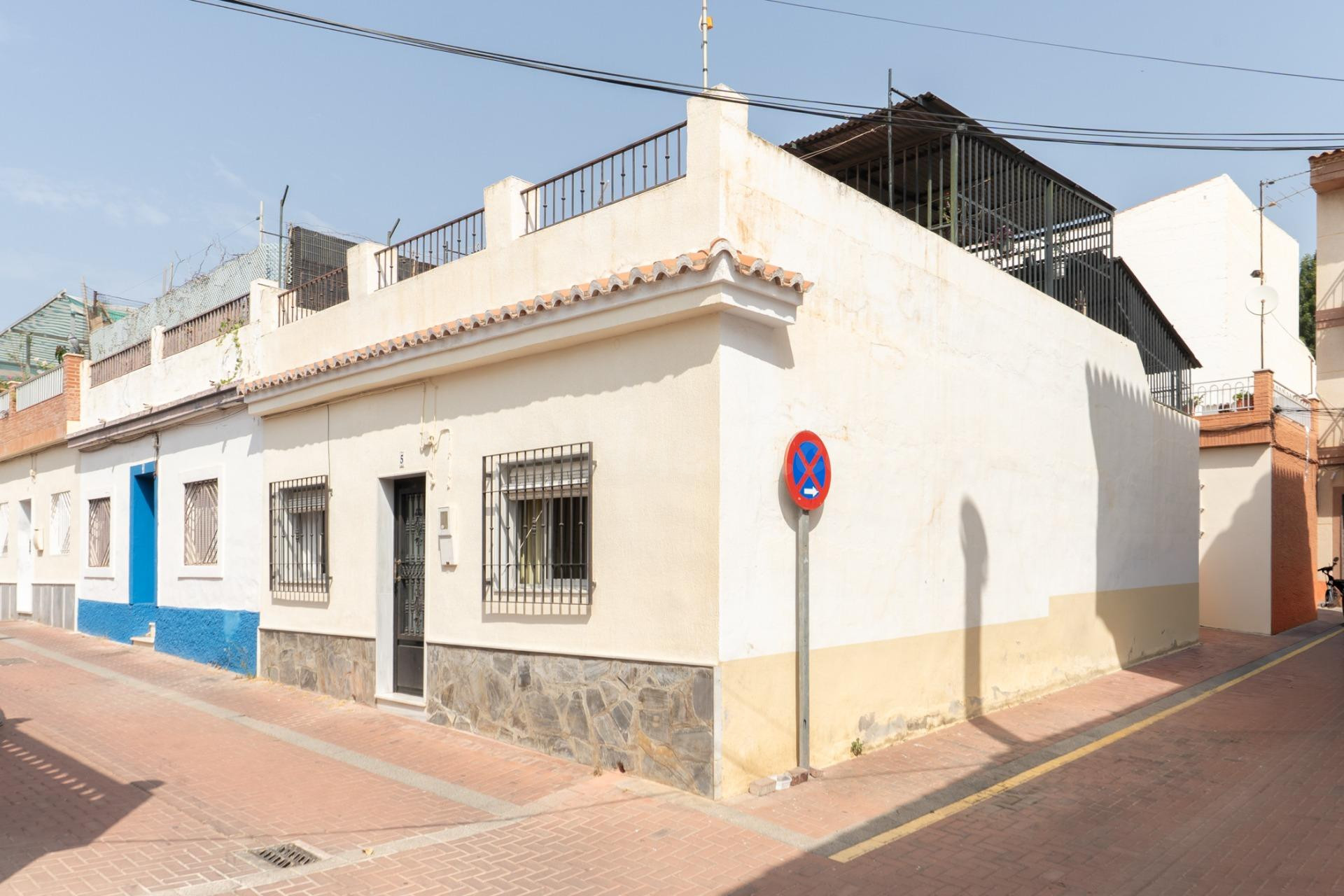 ¡Casa en planta baja haciendo esquina con gran terraza en La