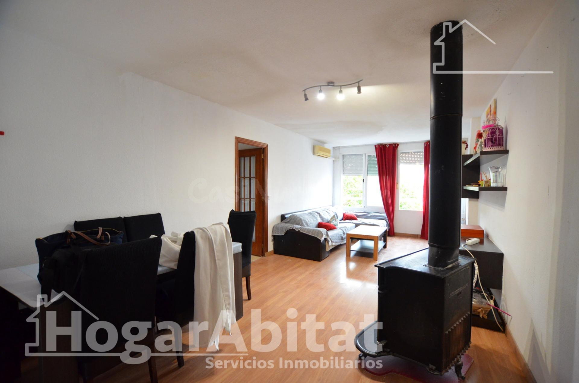 ACOGEDOR, EXTERIOR Y LUMINOSO CON CHIMENEA