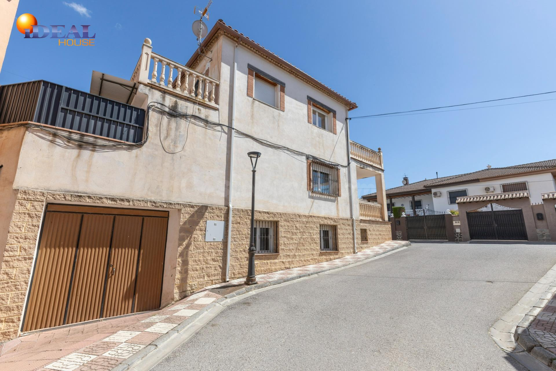 PRECIOSA CASA EN LA PEDANÍA DE ESCOZNAR
