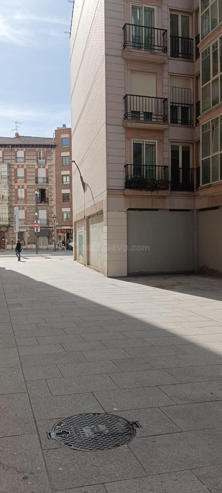 LOCAL CON GRANDES ESCAPARATES TOTALMENTE CENTRICO - foto 4
