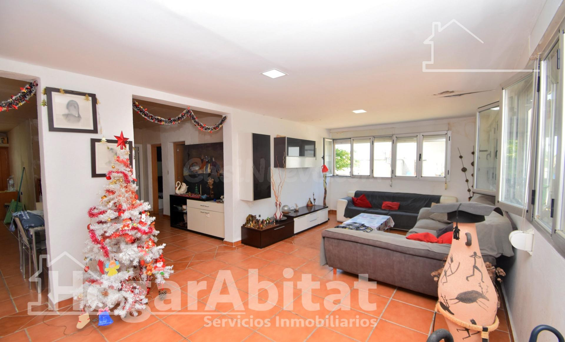 GRAN PARCELA CON VIVIENDA Y AMPLIA TERRAZA