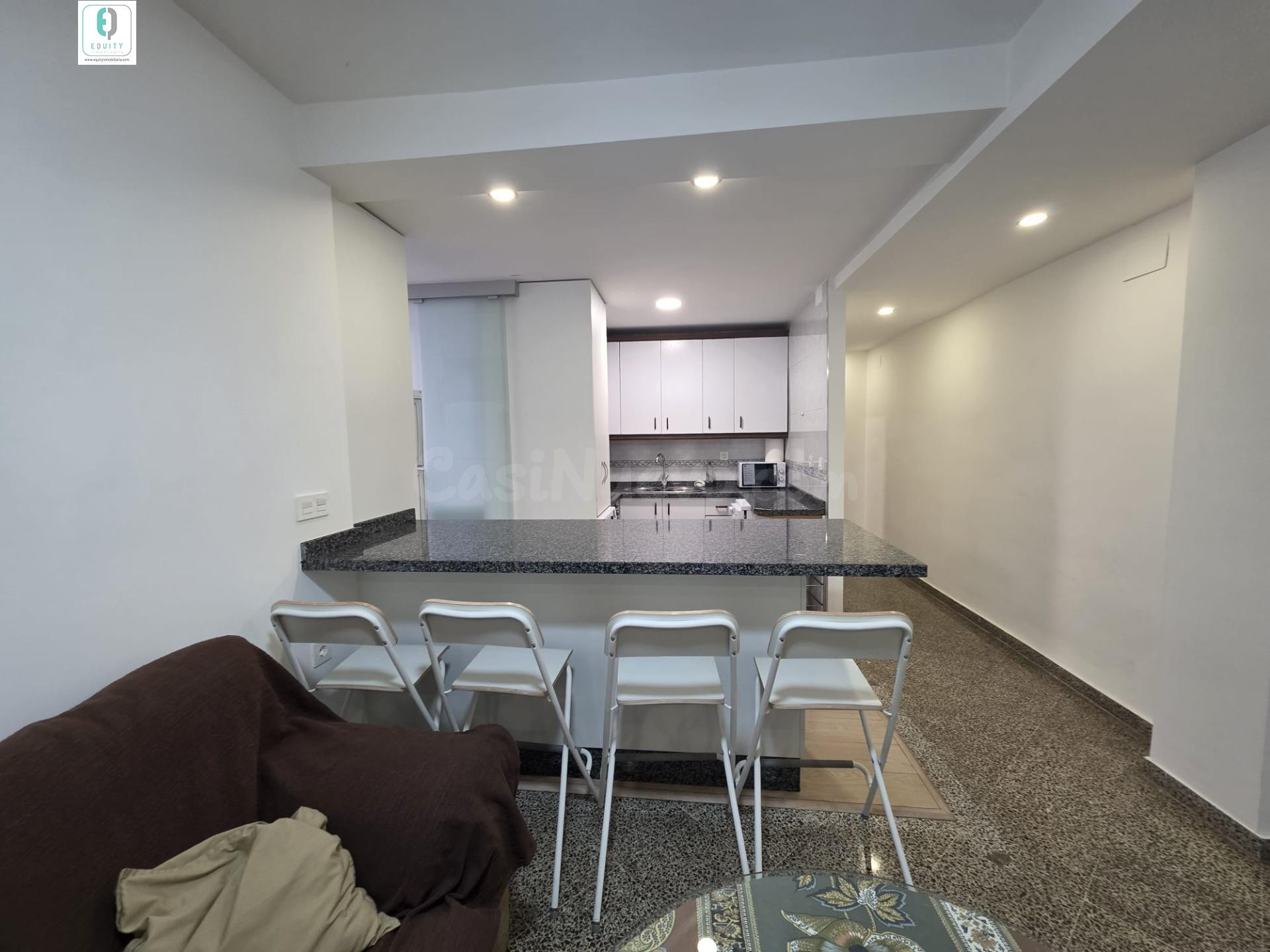 Piso de cuatro dormitorios amplios en pleno centro de Granad - foto 3