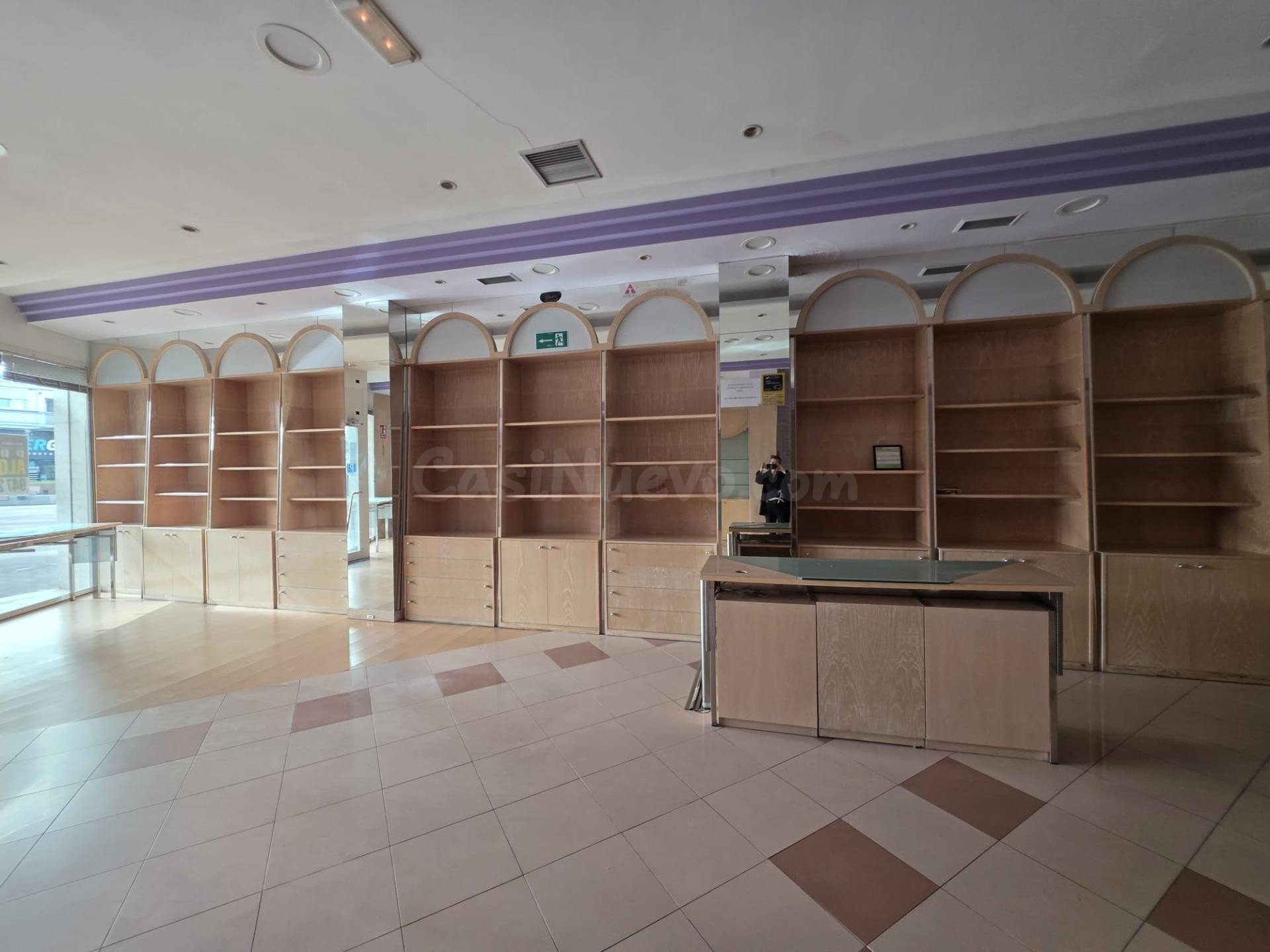 Amplio Local Comercial en Alquiler en Gamonal, Burgos - €120 - foto 3