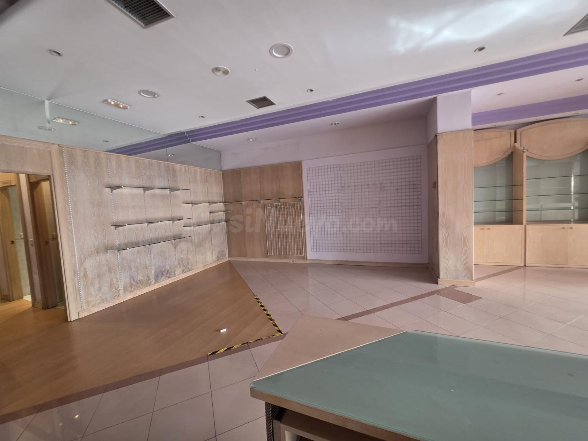 Amplio Local Comercial en Alquiler en Gamonal, Burgos - €120 - foto 4