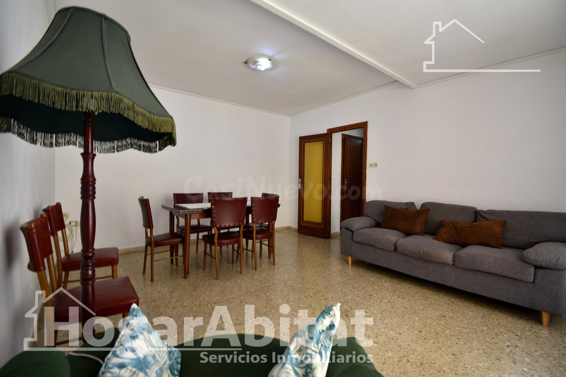 ¡ECONÓMICO! AMPLIO CON 4 DORMITORIOS Y BALCÓN - foto 2