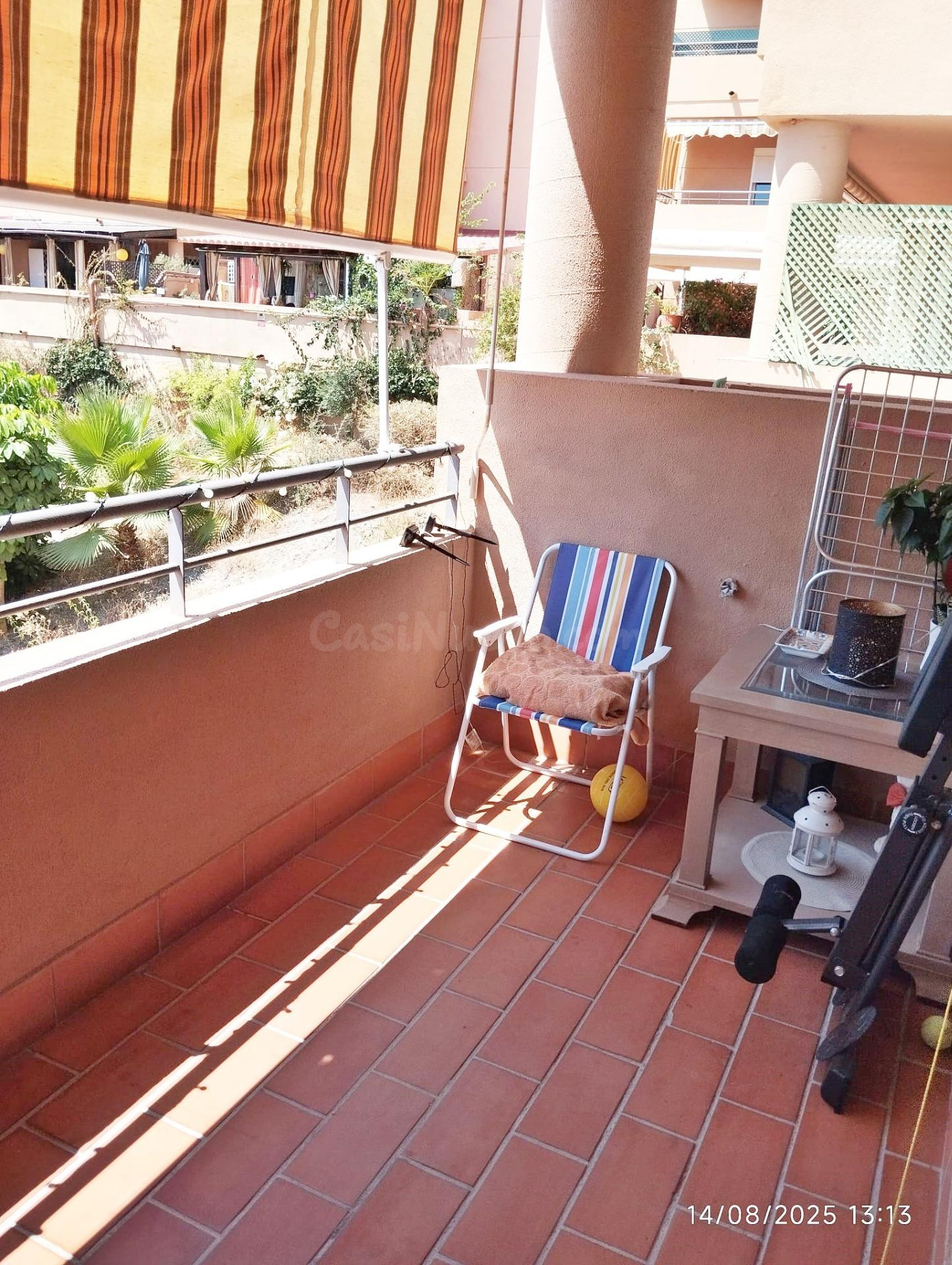 Piso con vistas al mar en urbanización privada con piscina. - foto 2