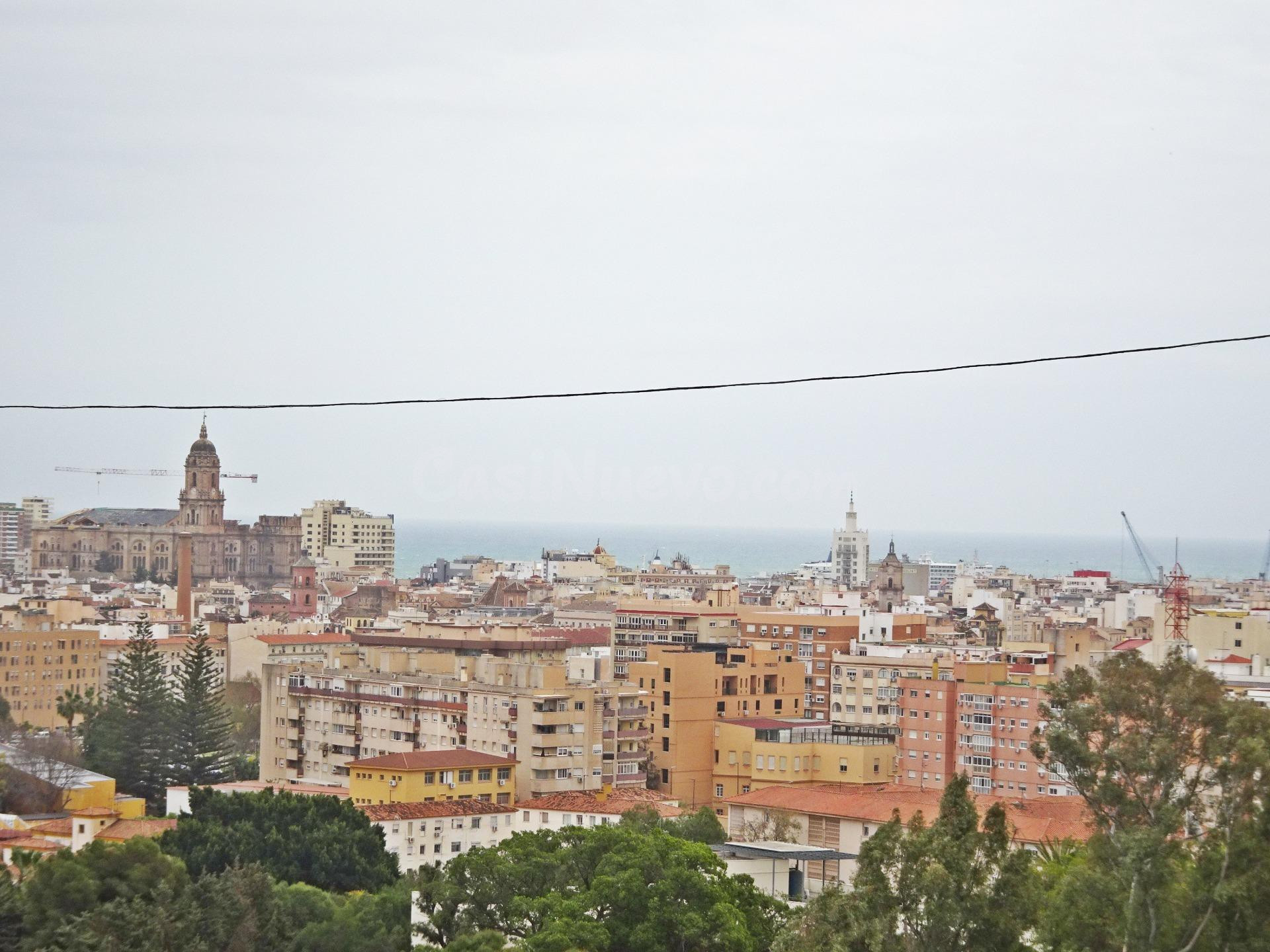 Espectacular piso reformado con vistas panorámicas al mar y 