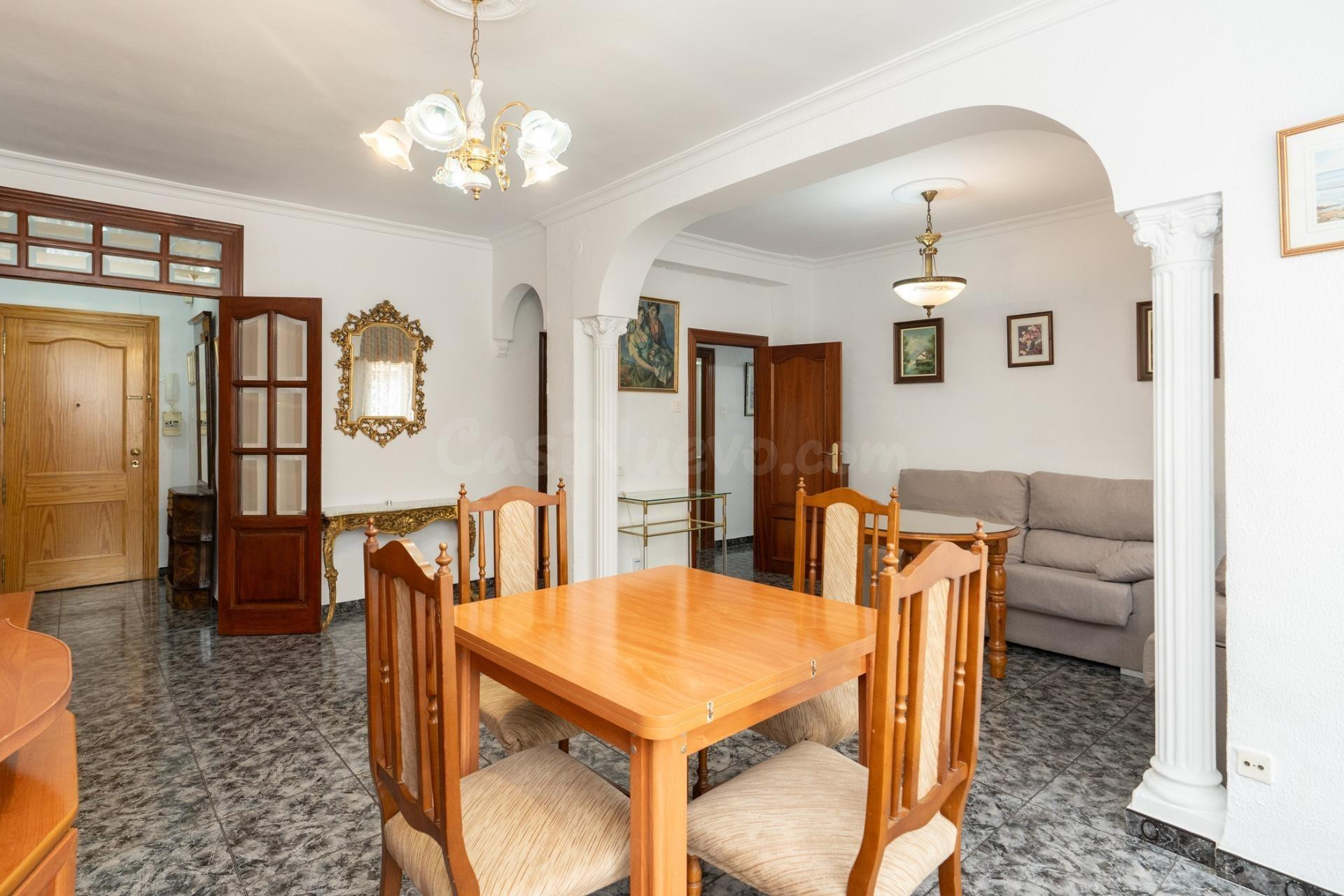 Gran oportunidad junto al centro: piso totalmente amueblado  - foto 5