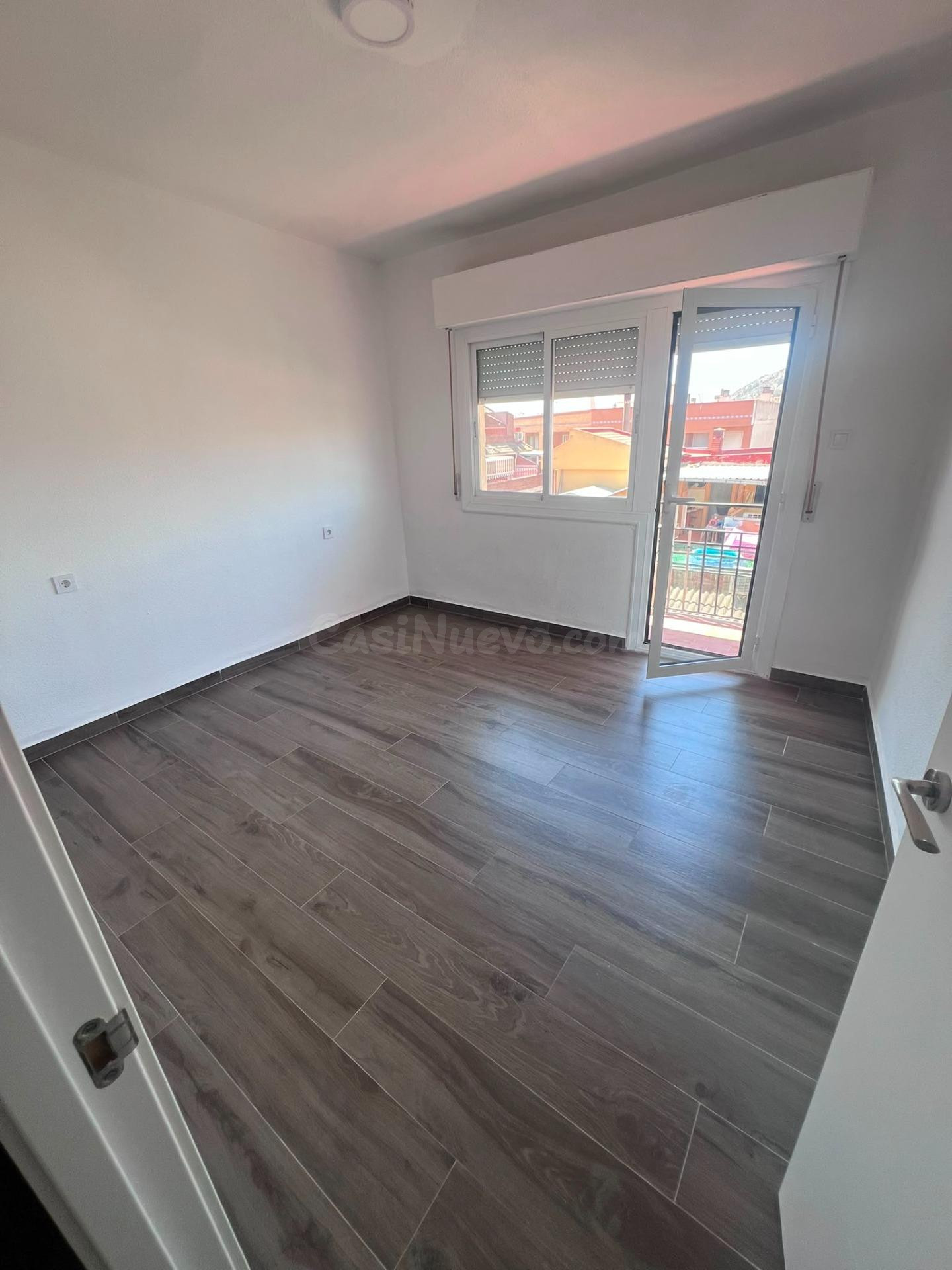 SE VENDE PISO EN PETRER