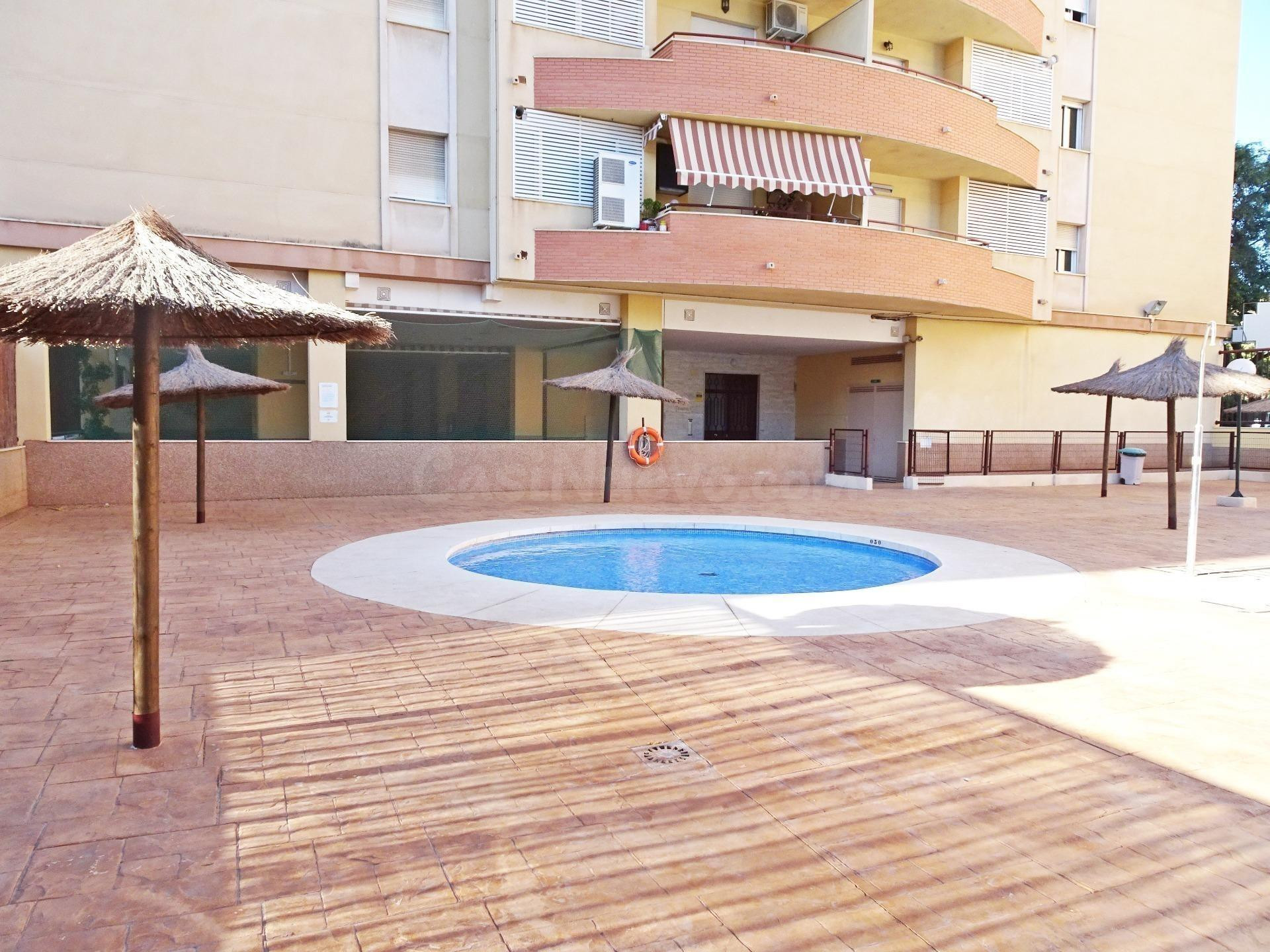 Piso con piscina y garaje en recinto cerrado en Teatinos - foto 5