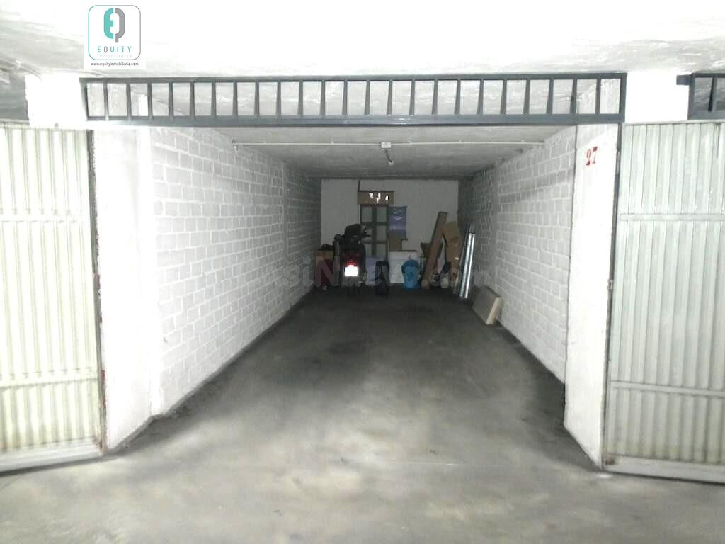 AMPLIA PLAZA DE GARAJE CERRADA EN C/ LAS FLORES - foto 4